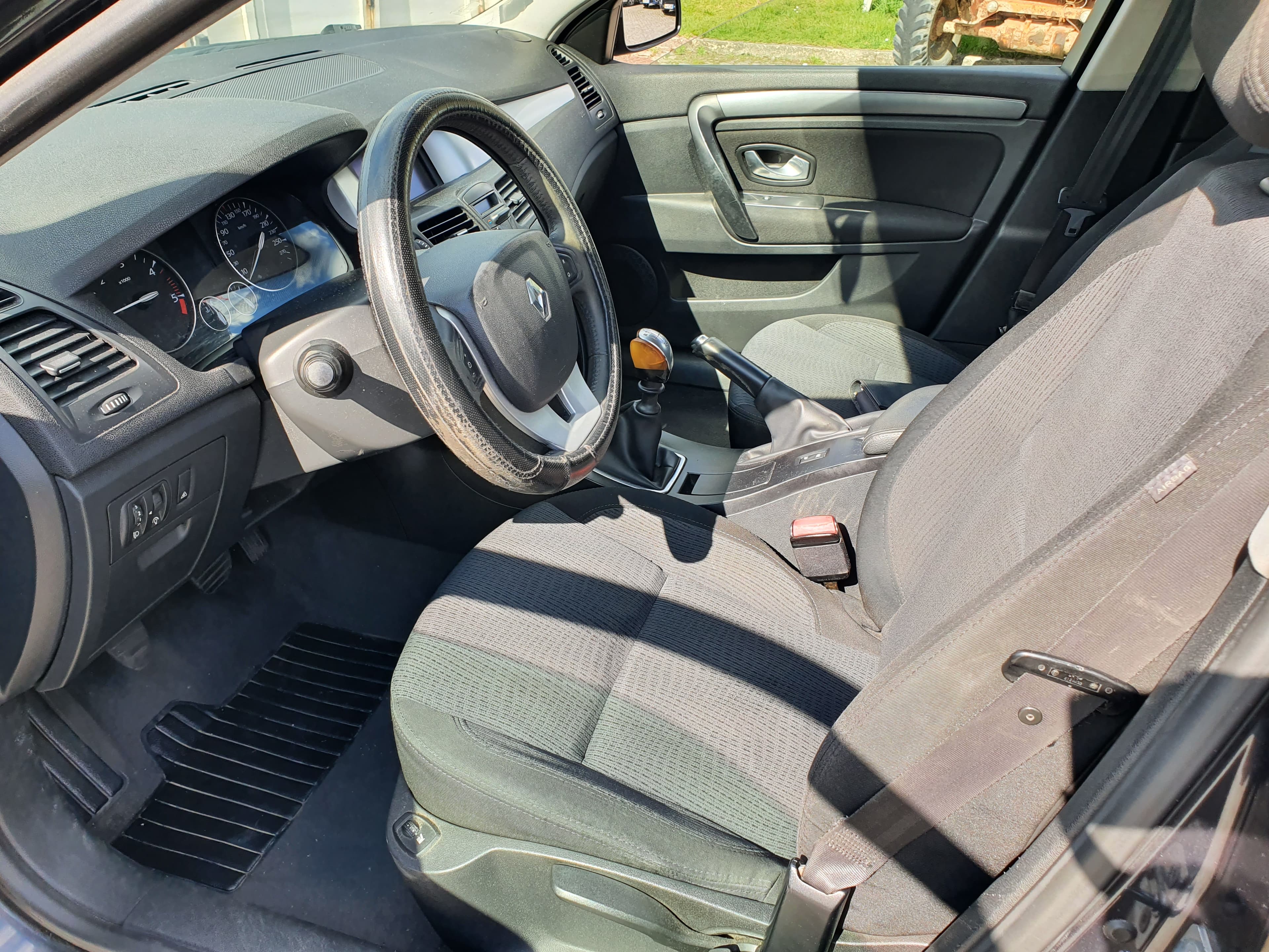 Renault Laguna · Ano 2008 — imagen 29