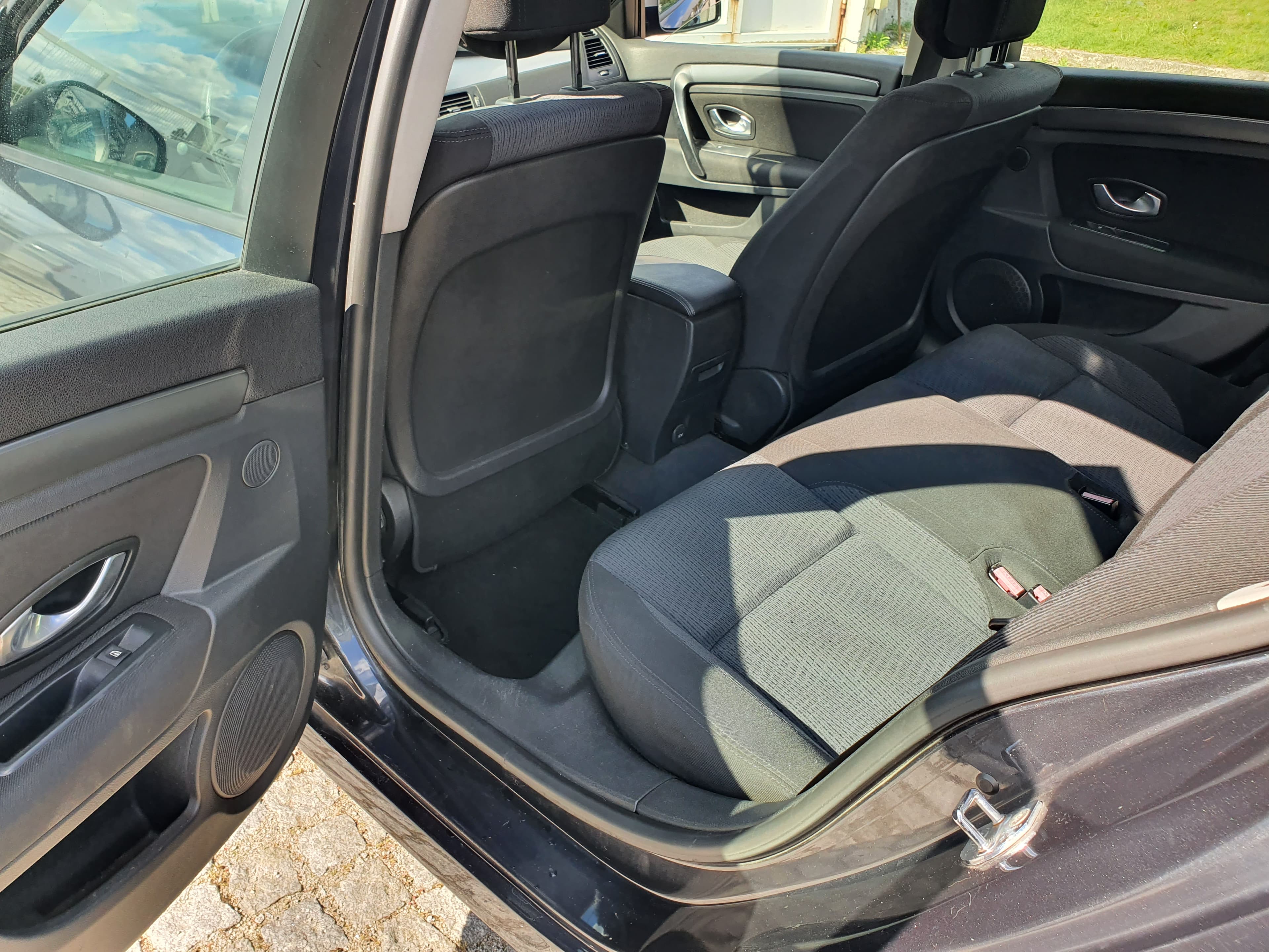 Renault Laguna · Ano 2008 — imagen 24
