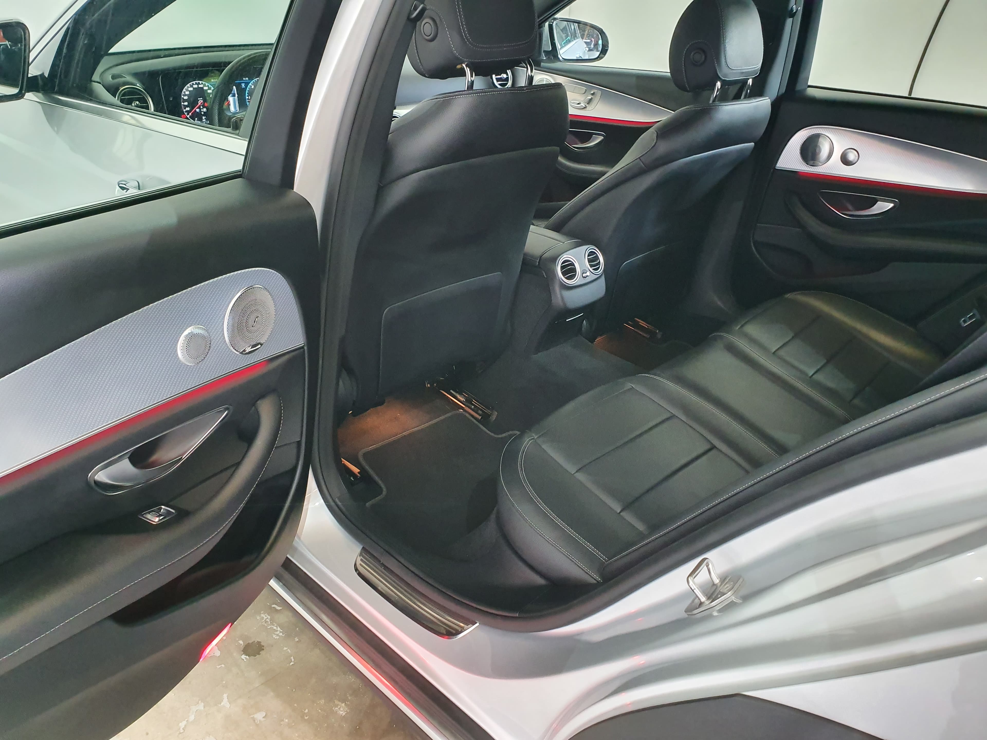 Mercedes-Benz E220D 4 Matic All Terrain Avantgarde · Ano 2017 — imagem 30