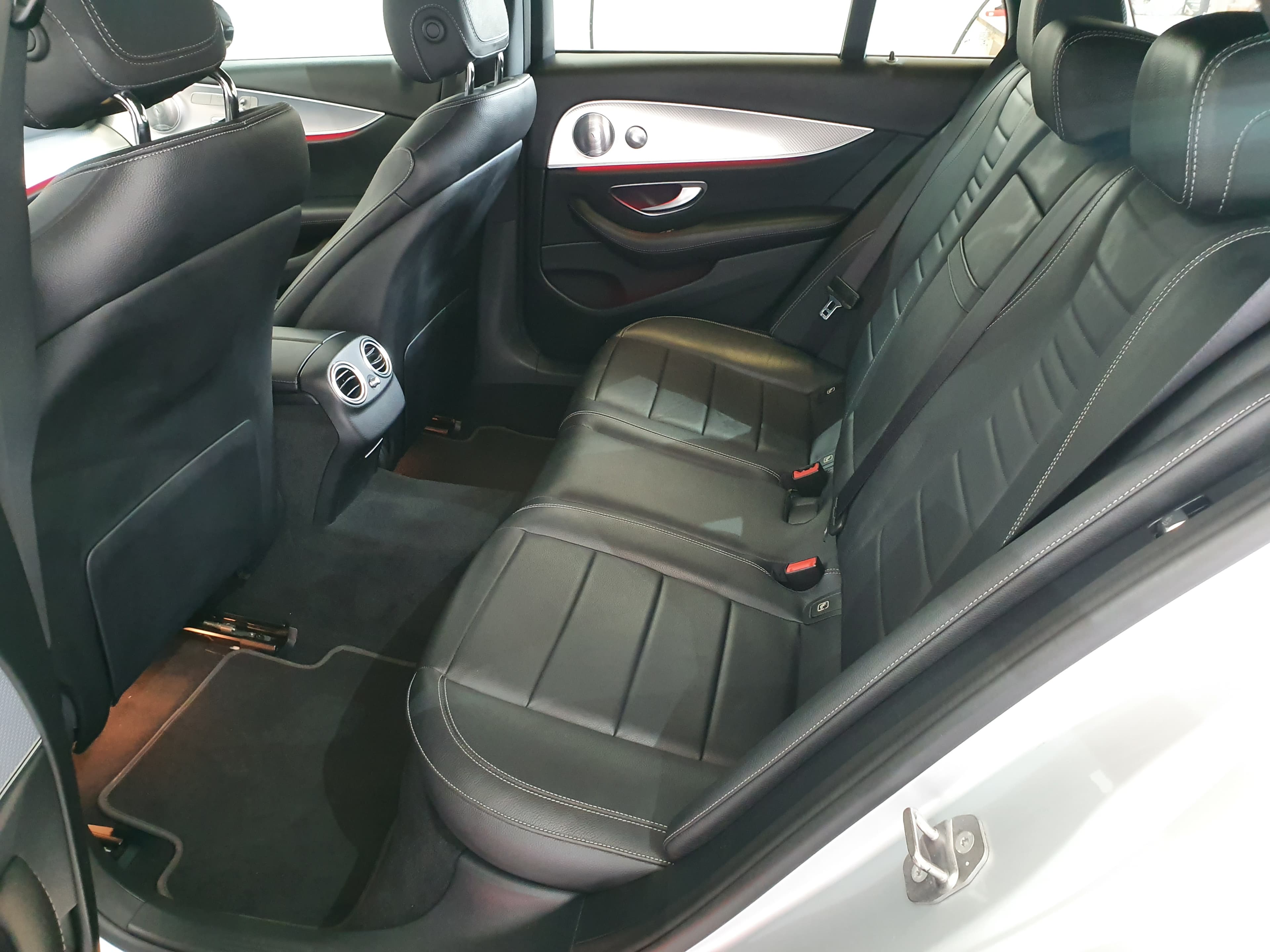 Mercedes-Benz E220D 4 Matic All Terrain Avantgarde · Ano 2017 — imagem 32