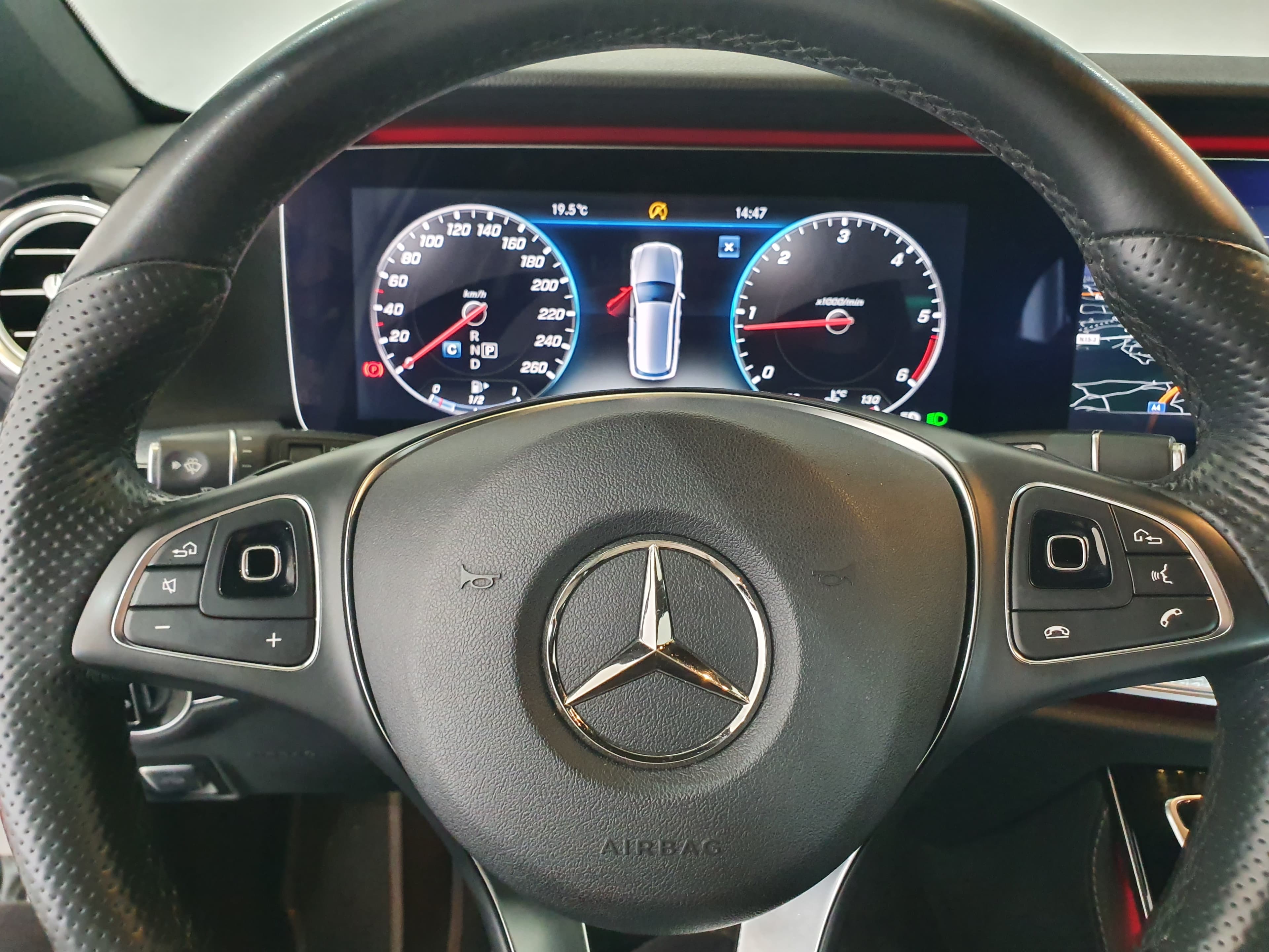 Mercedes-Benz E220D 4 Matic All Terrain Avantgarde · Ano 2017 — imagem 40