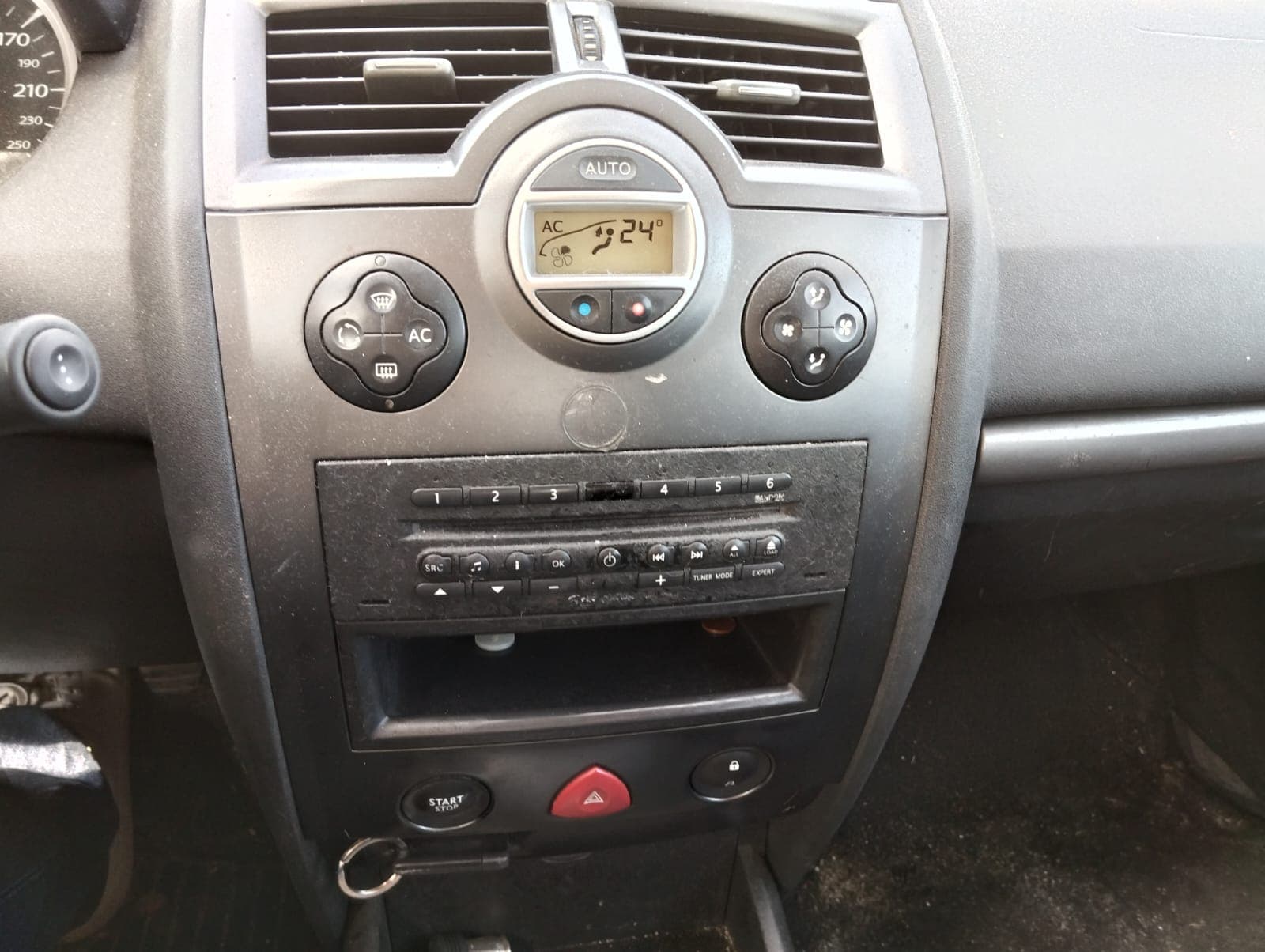 Renault Mégane 1.5 DCI · Ano 2006 — imagem 18
