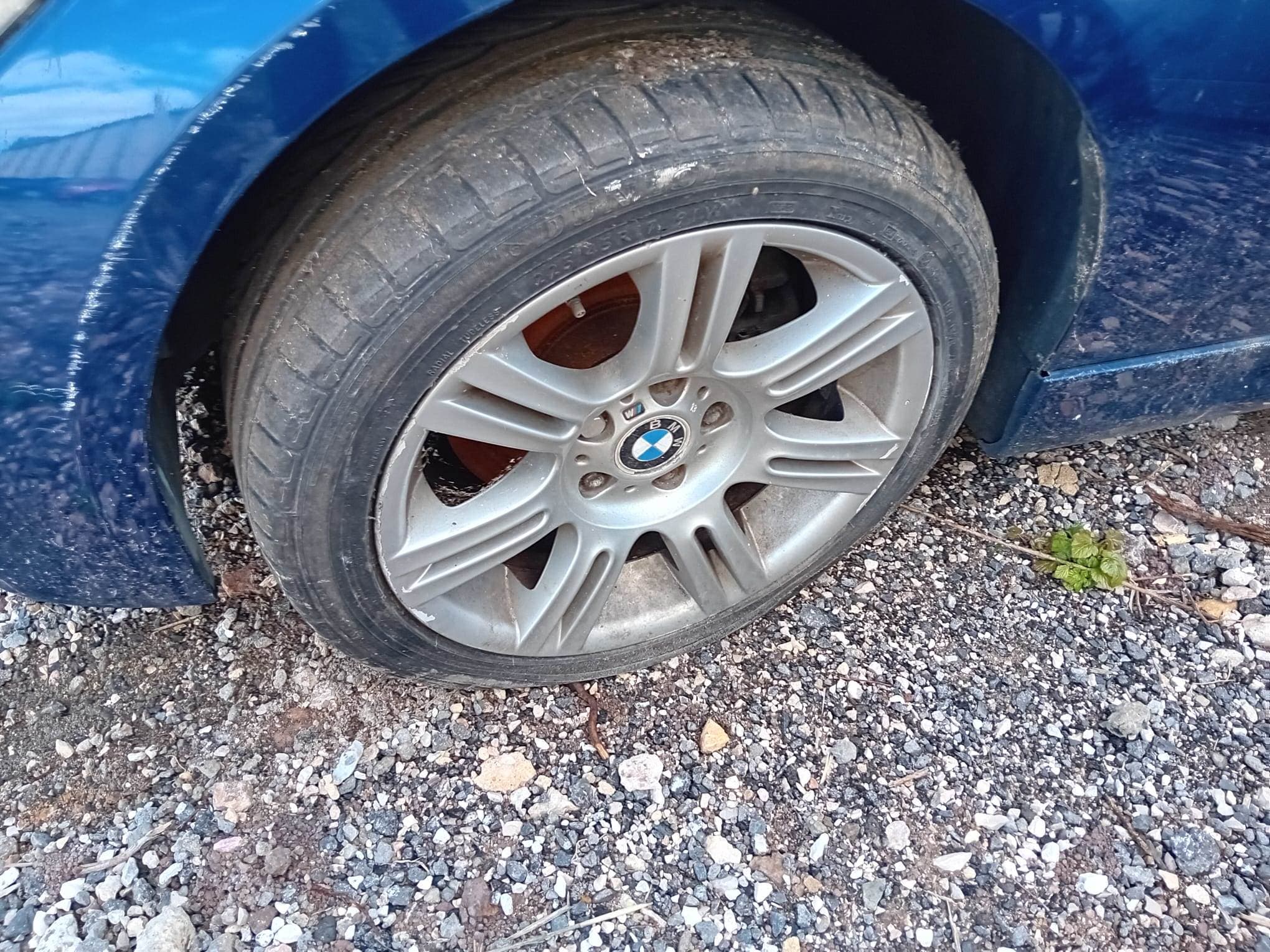 BMW 318D · Ano 2010 — imagem 8