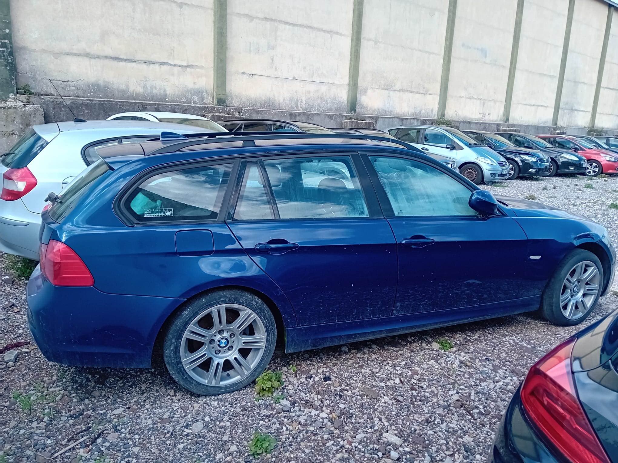 BMW 318D · Ano 2010 — imagem 4