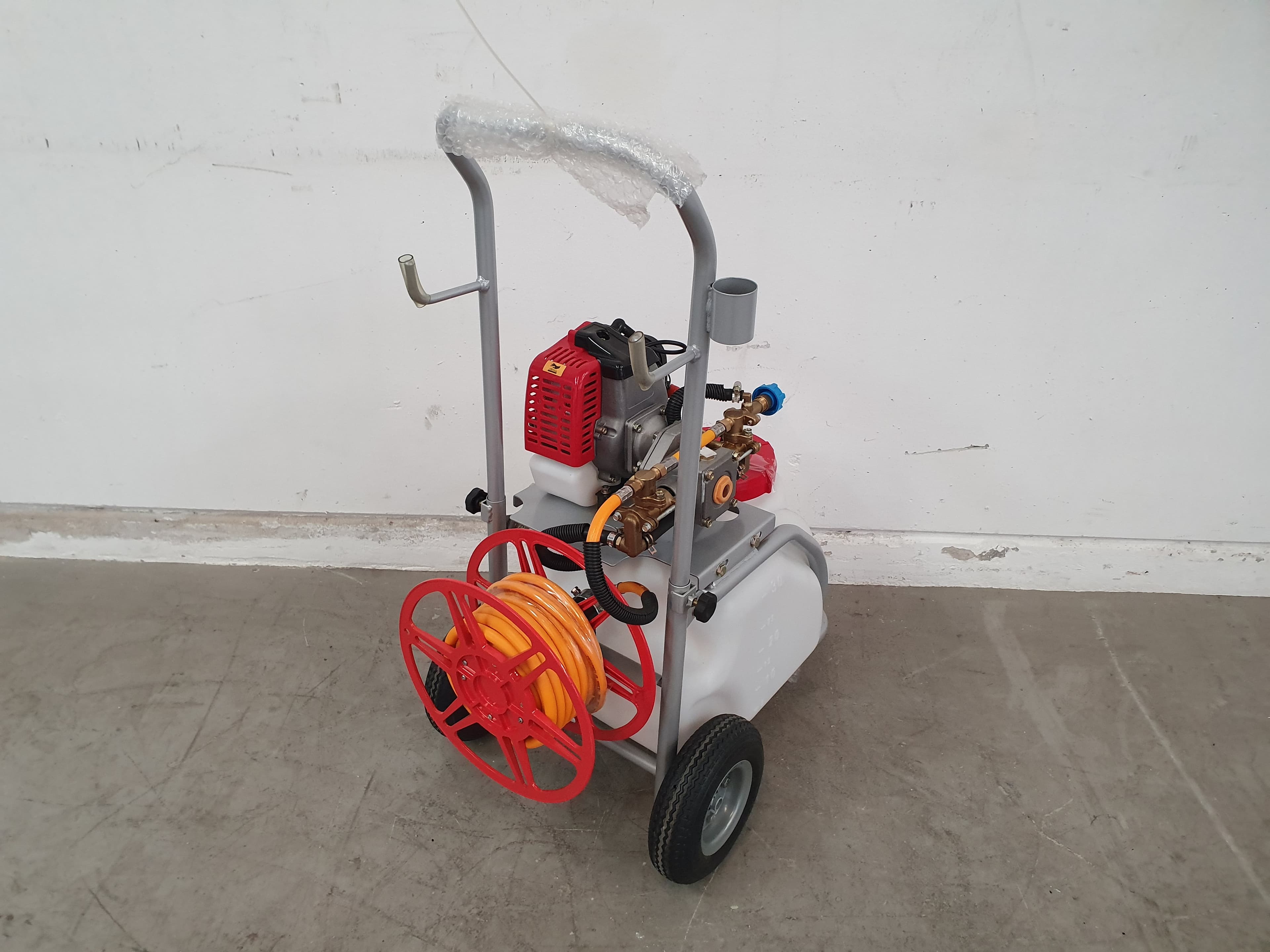 CARRINHO PULVERIZADOR AGROBOSS — imagen 3