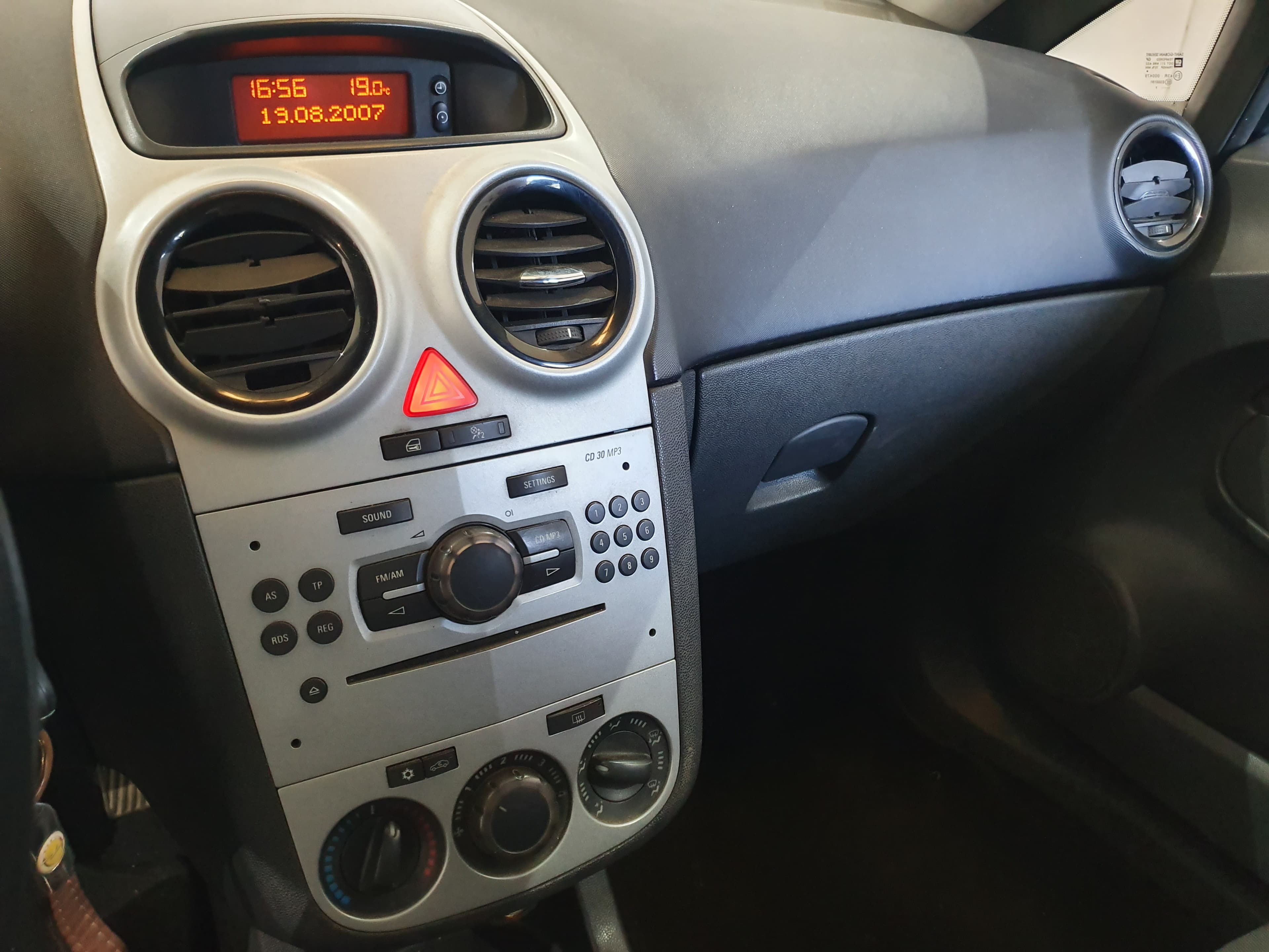 Opel Corsa · Ano 2007 — imagen 33
