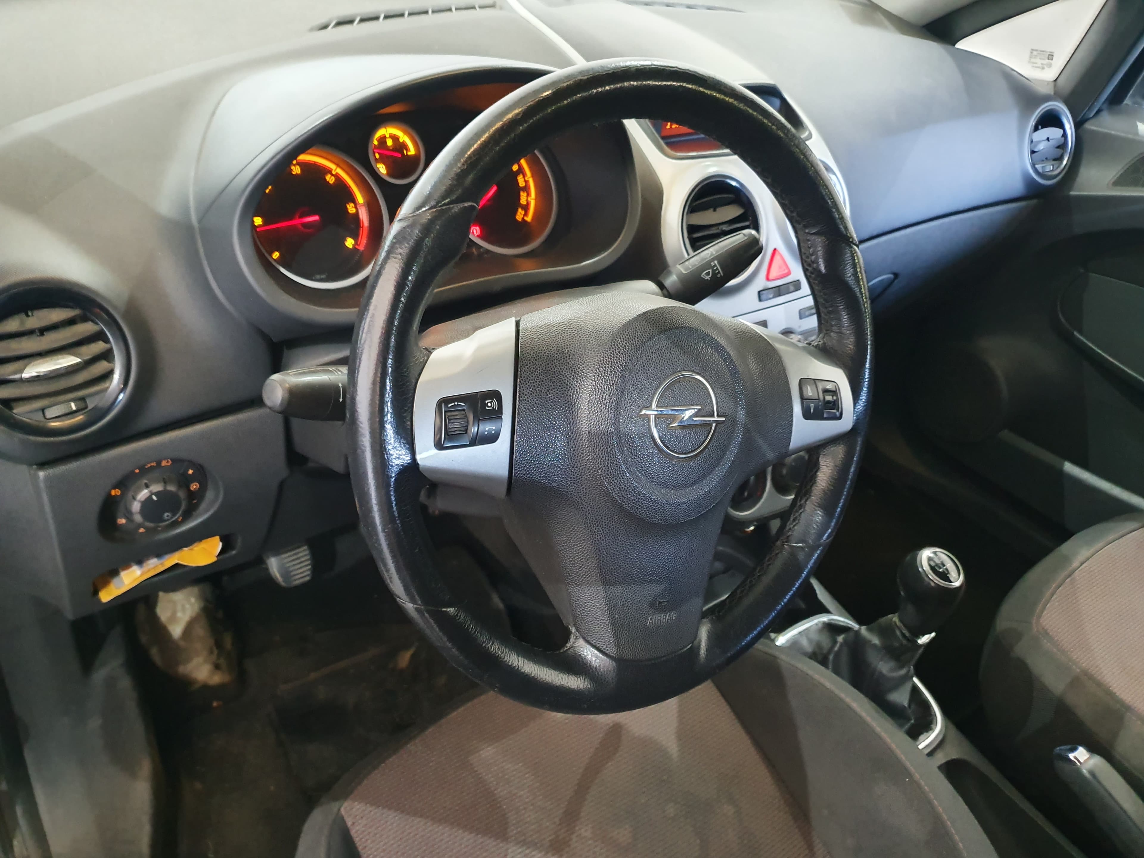 Opel Corsa · Ano 2007 — imagen 32
