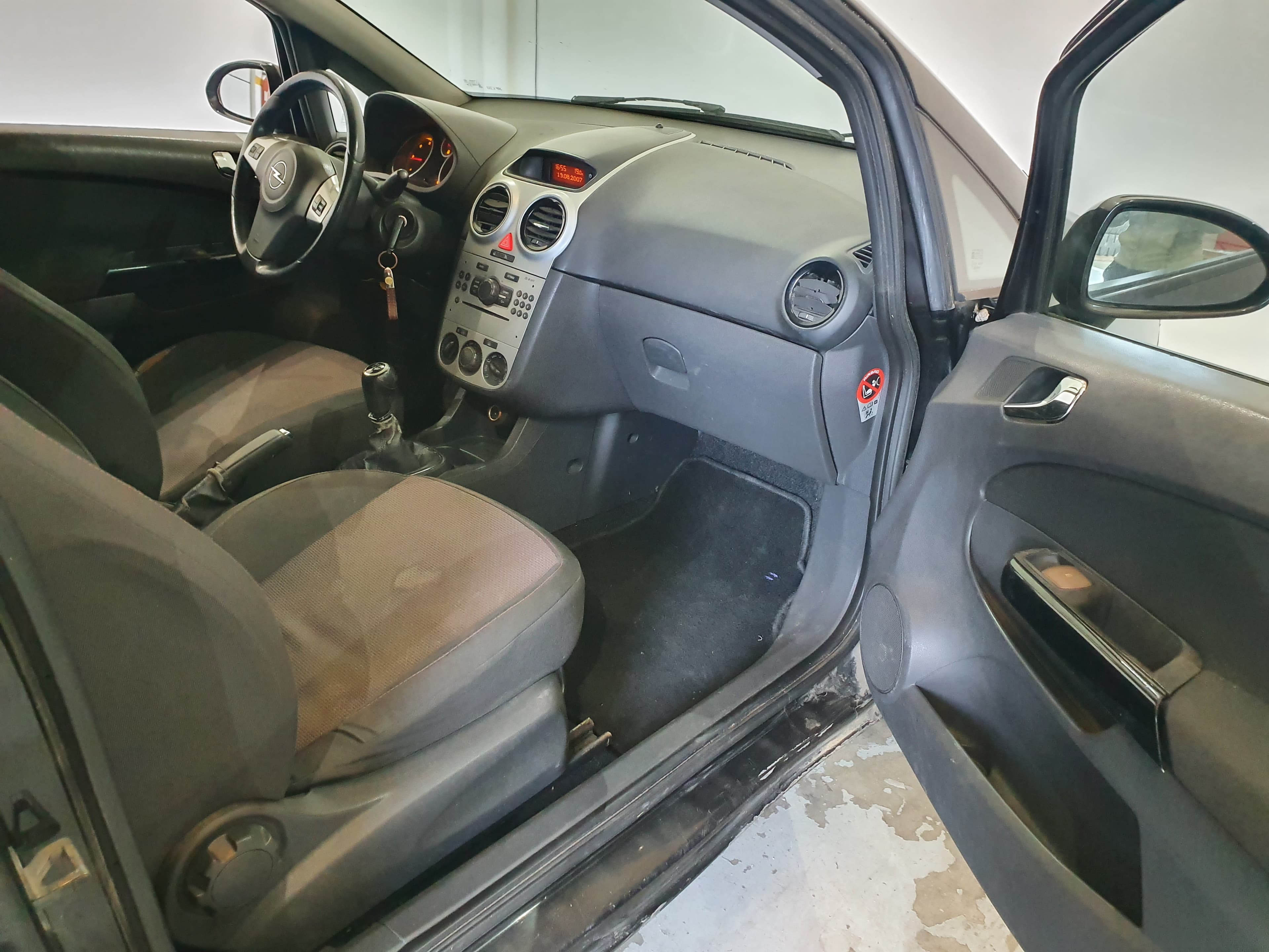 Opel Corsa · Ano 2007 — imagen 25