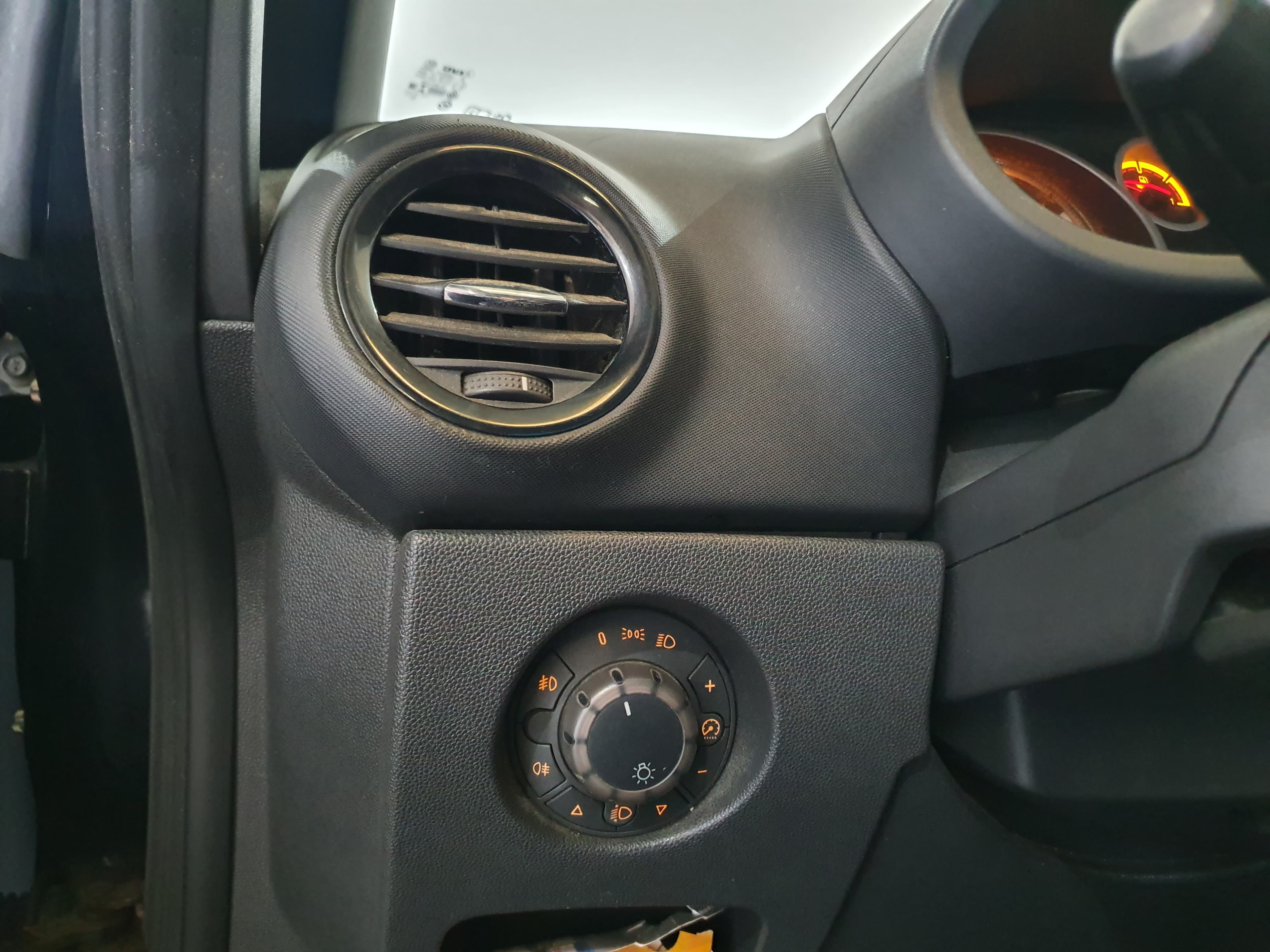 Opel Corsa · Ano 2007 — imagen 40