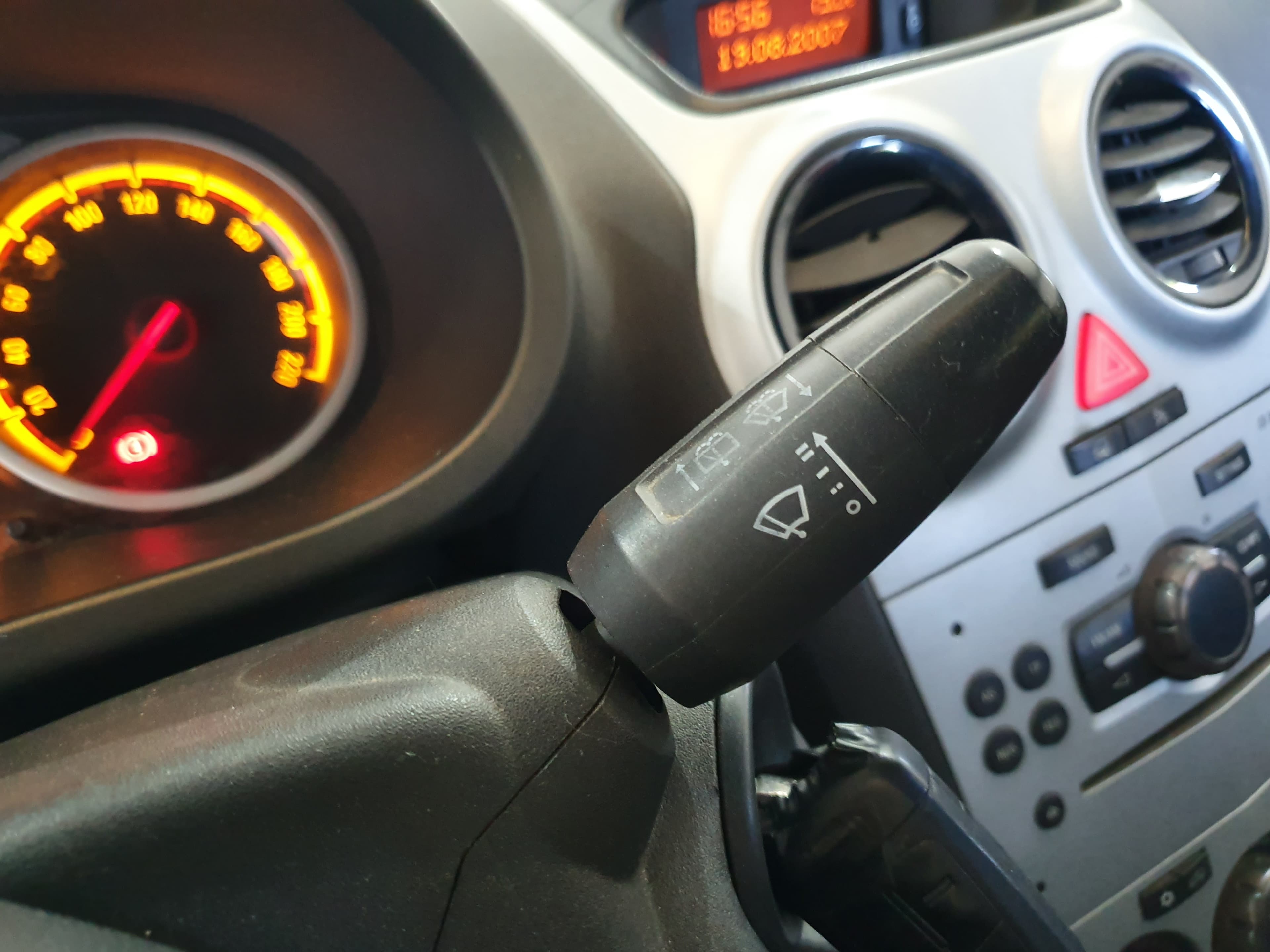 Opel Corsa · Ano 2007 — imagen 38