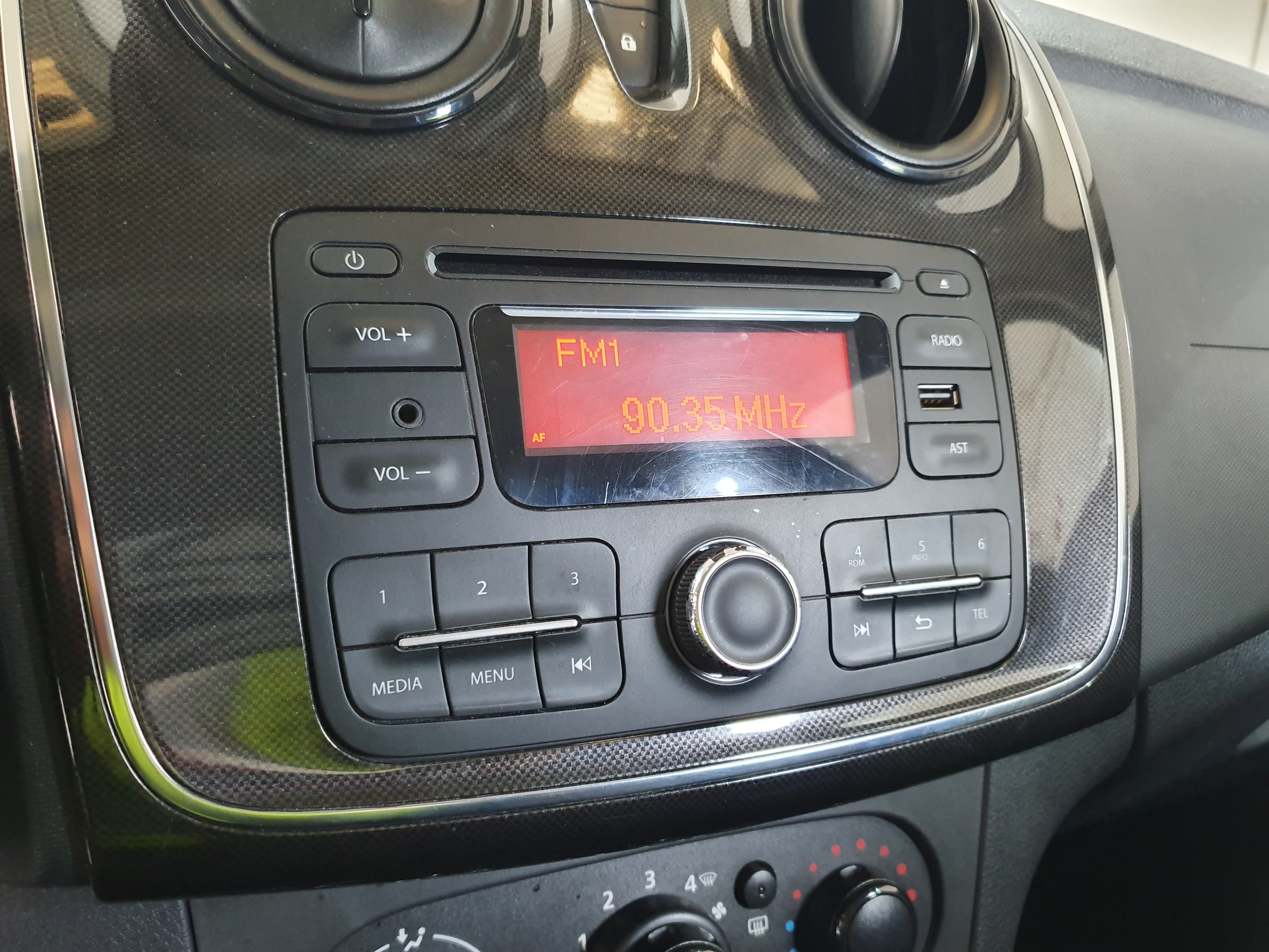 Dacia Sandero · Ano 2018 — imagen 33