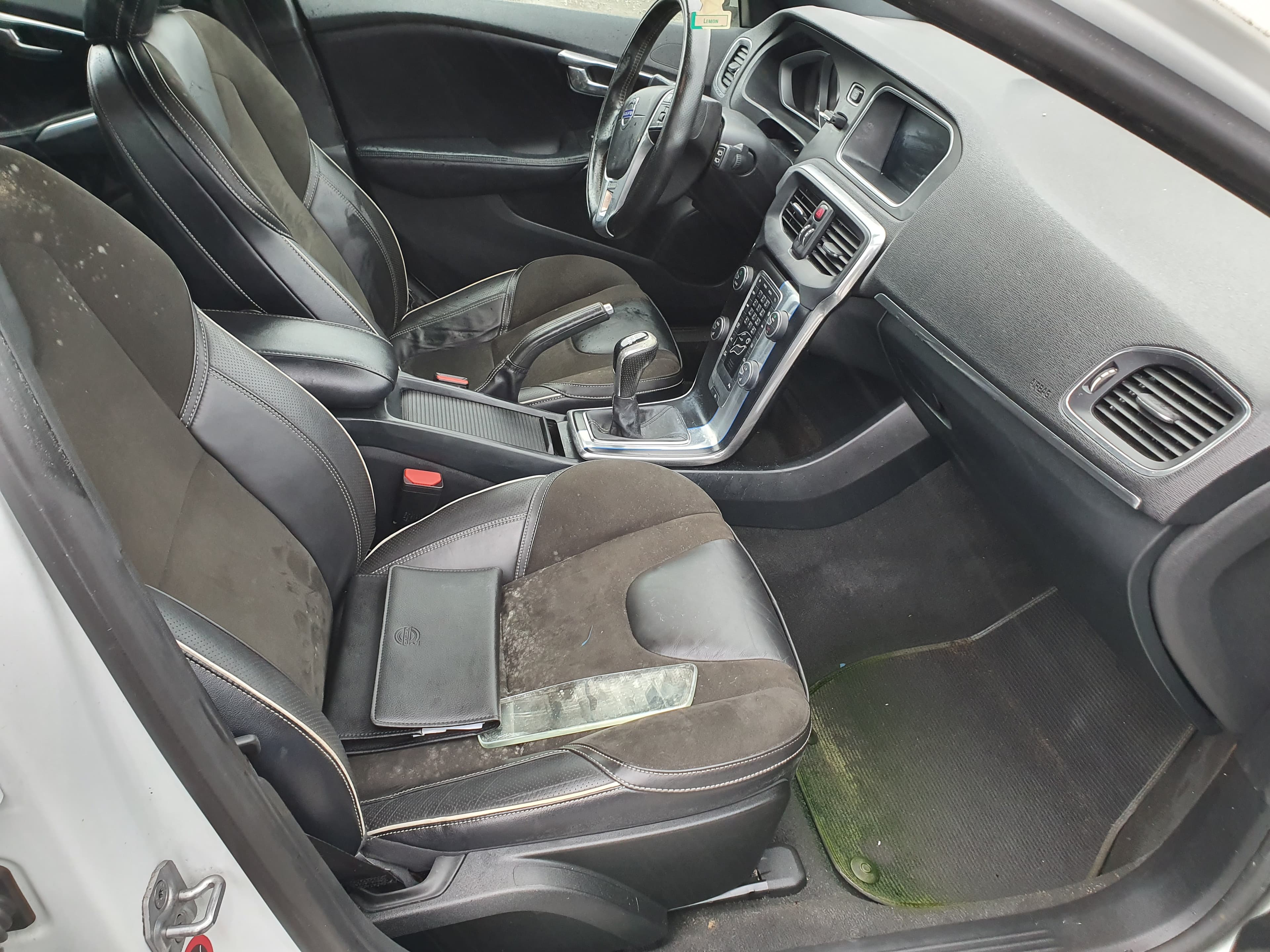 Volvo V40 · Ano 2015 — imagen 28