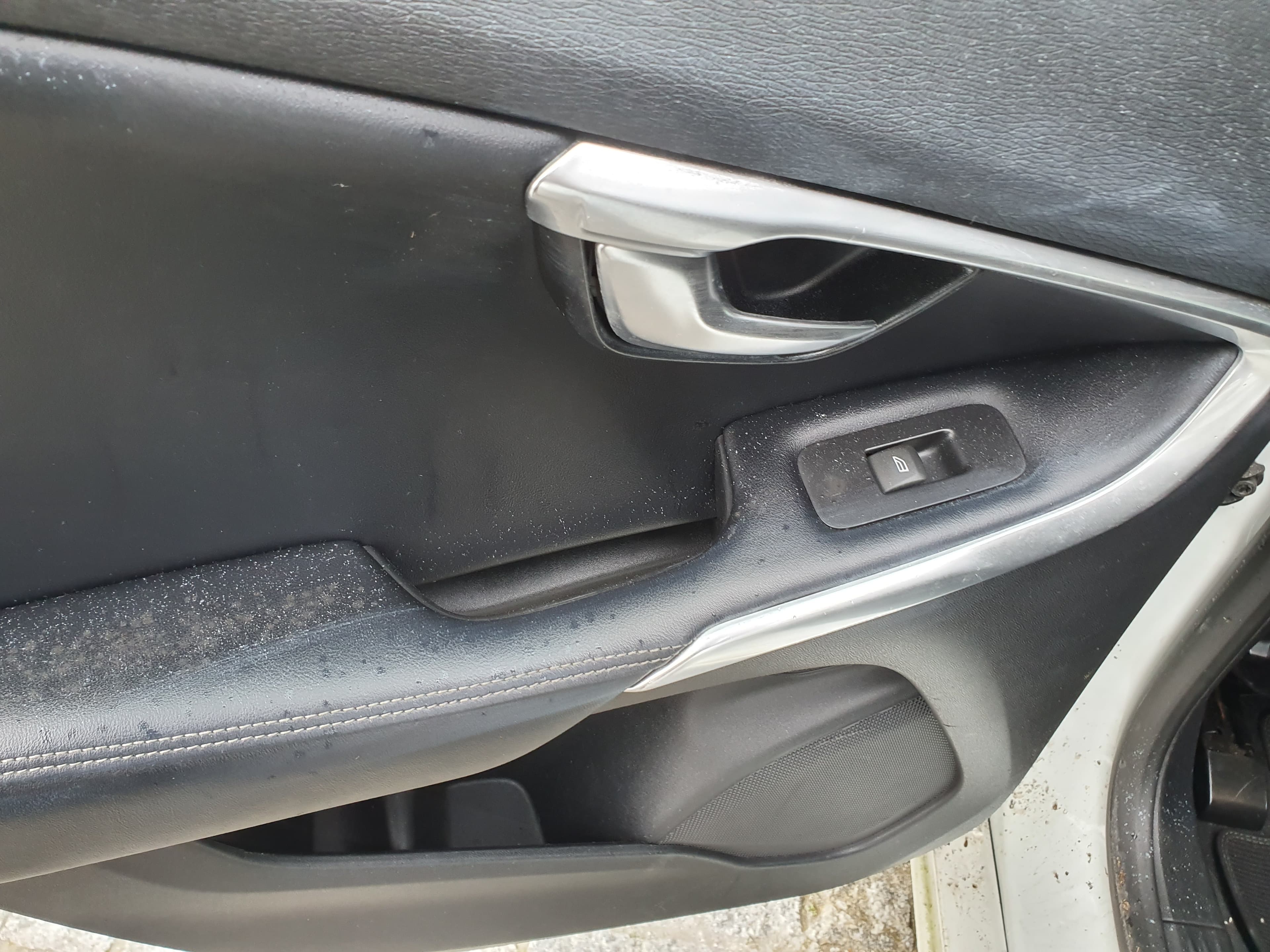 Volvo V40 · Ano 2015 — imagen 14