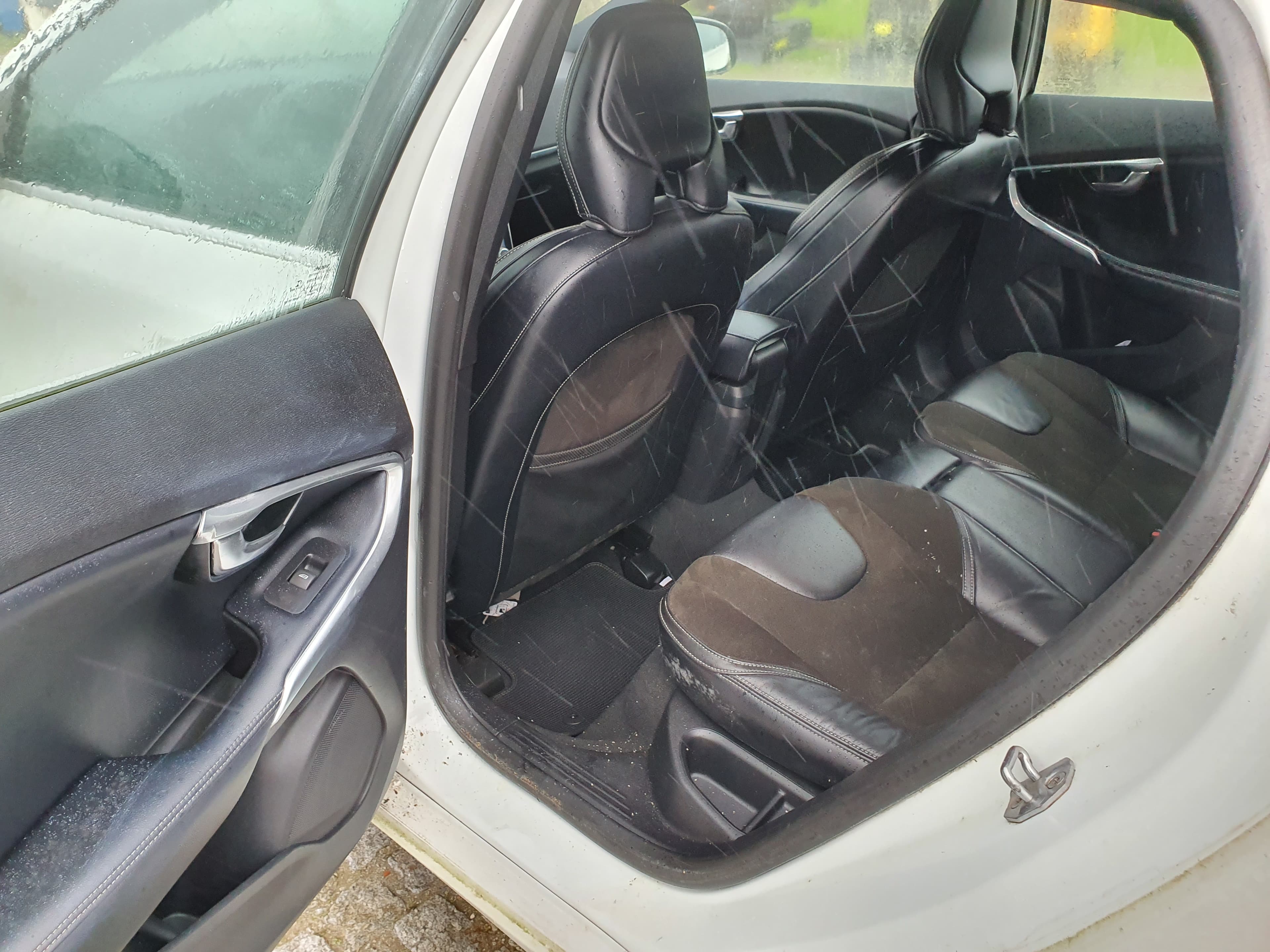 Volvo V40 · Ano 2015 — imagen 24