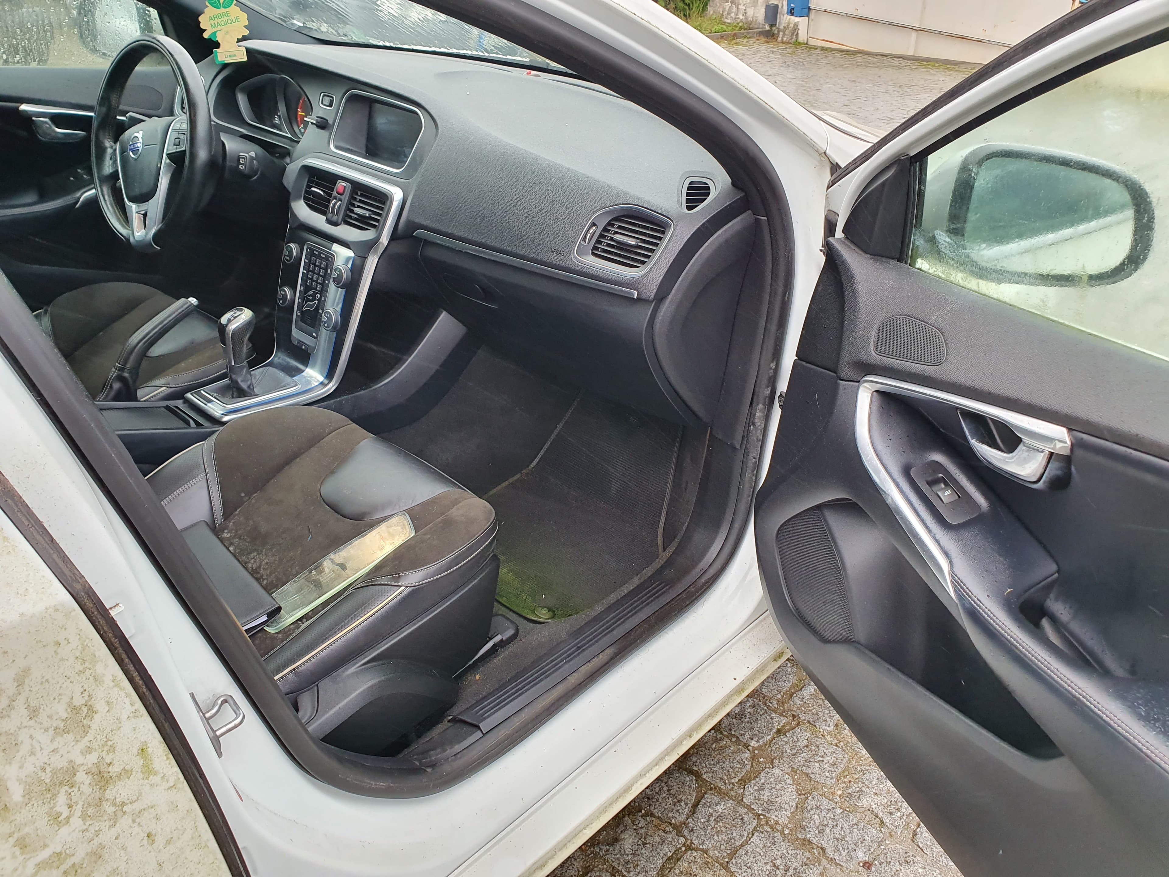 Volvo V40 · Ano 2015 — imagen 26