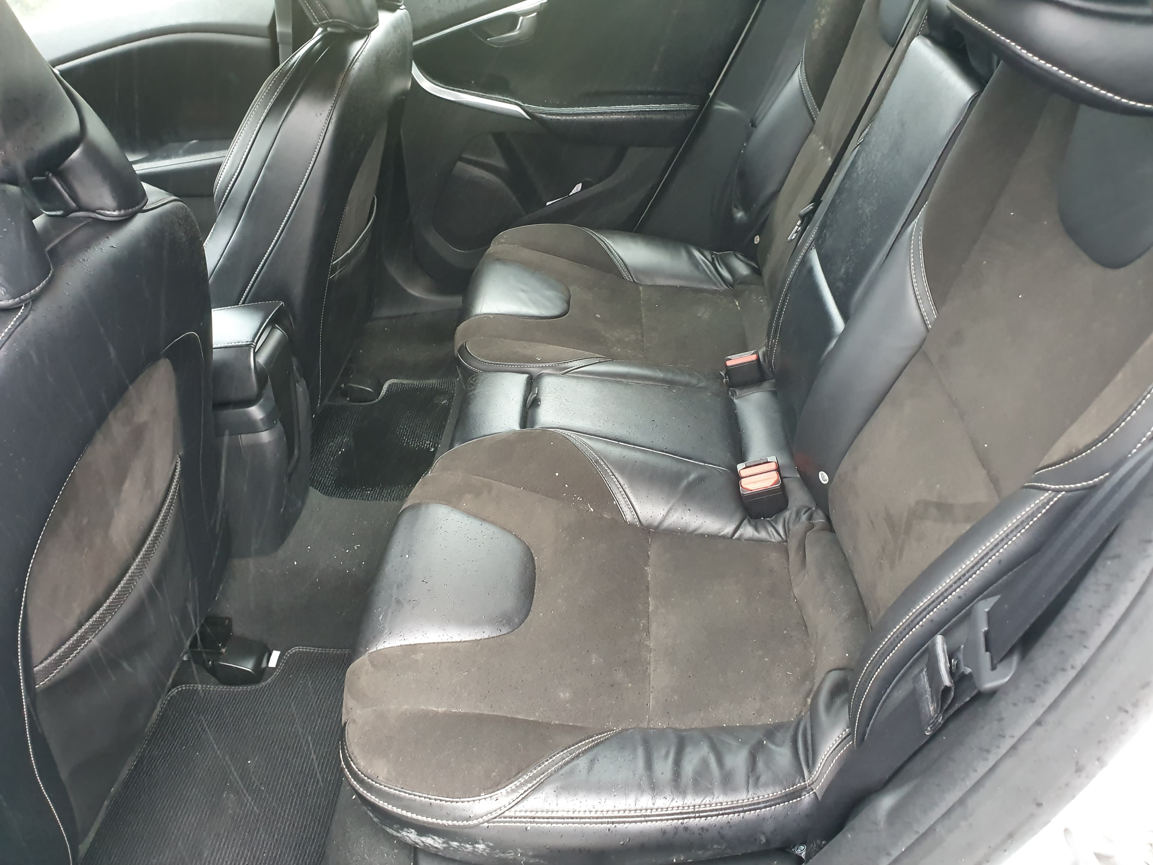 Volvo V40 · Ano 2015 — imagen 15