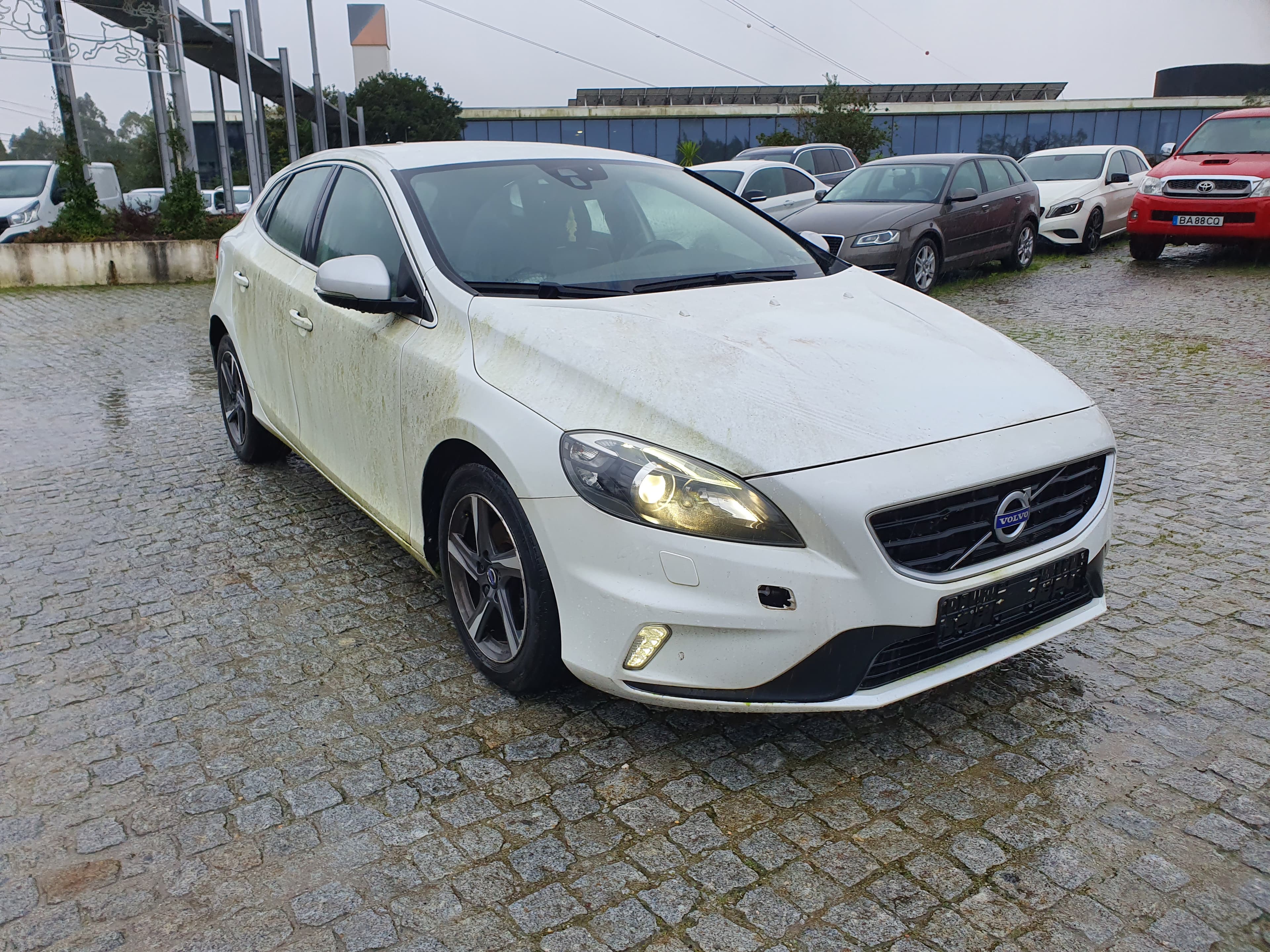 Volvo V40 · Ano 2015 — imagen 3