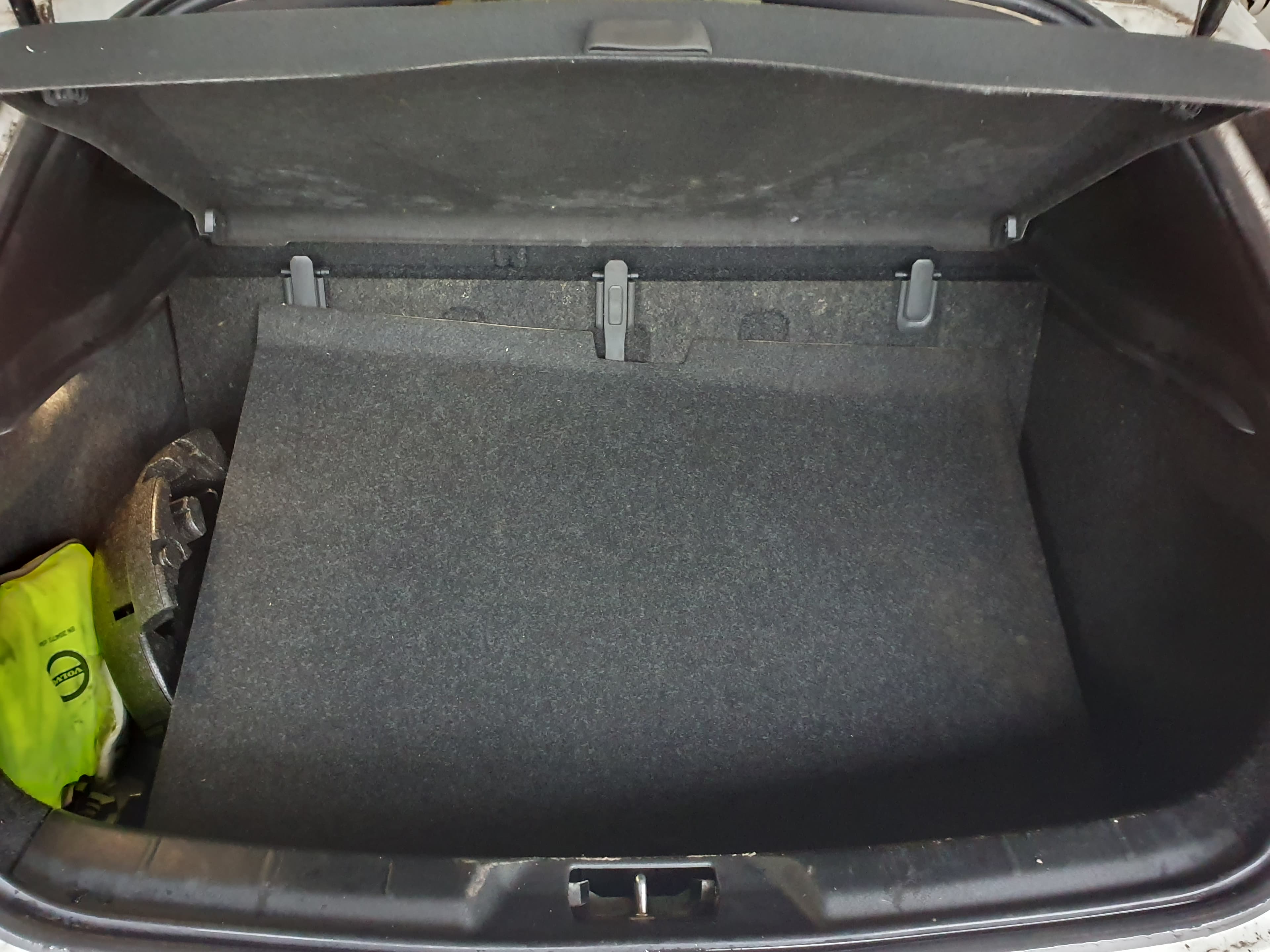Volvo V40 · Ano 2015 — imagen 37