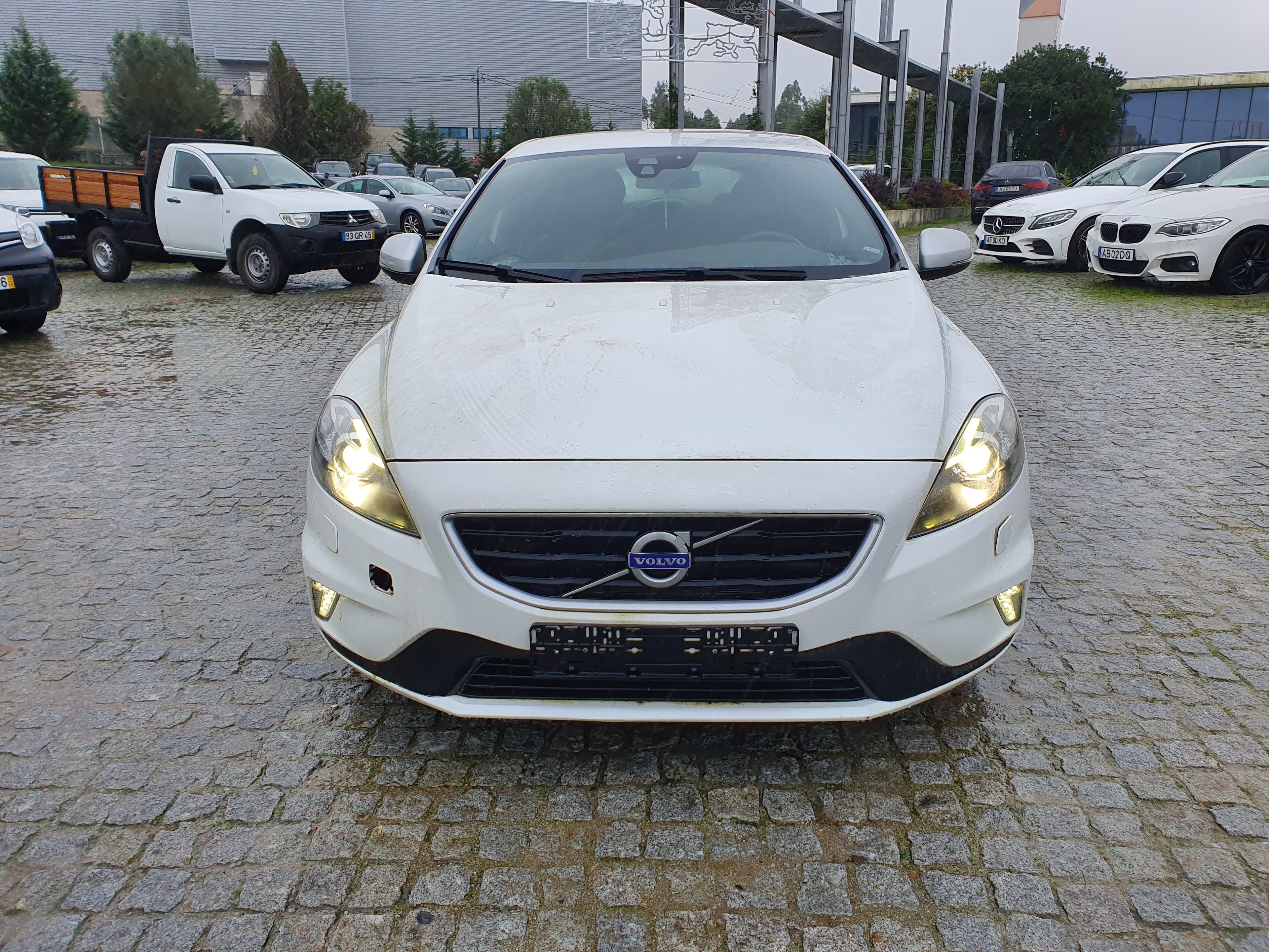 Volvo V40 · Ano 2015 — imagen 2