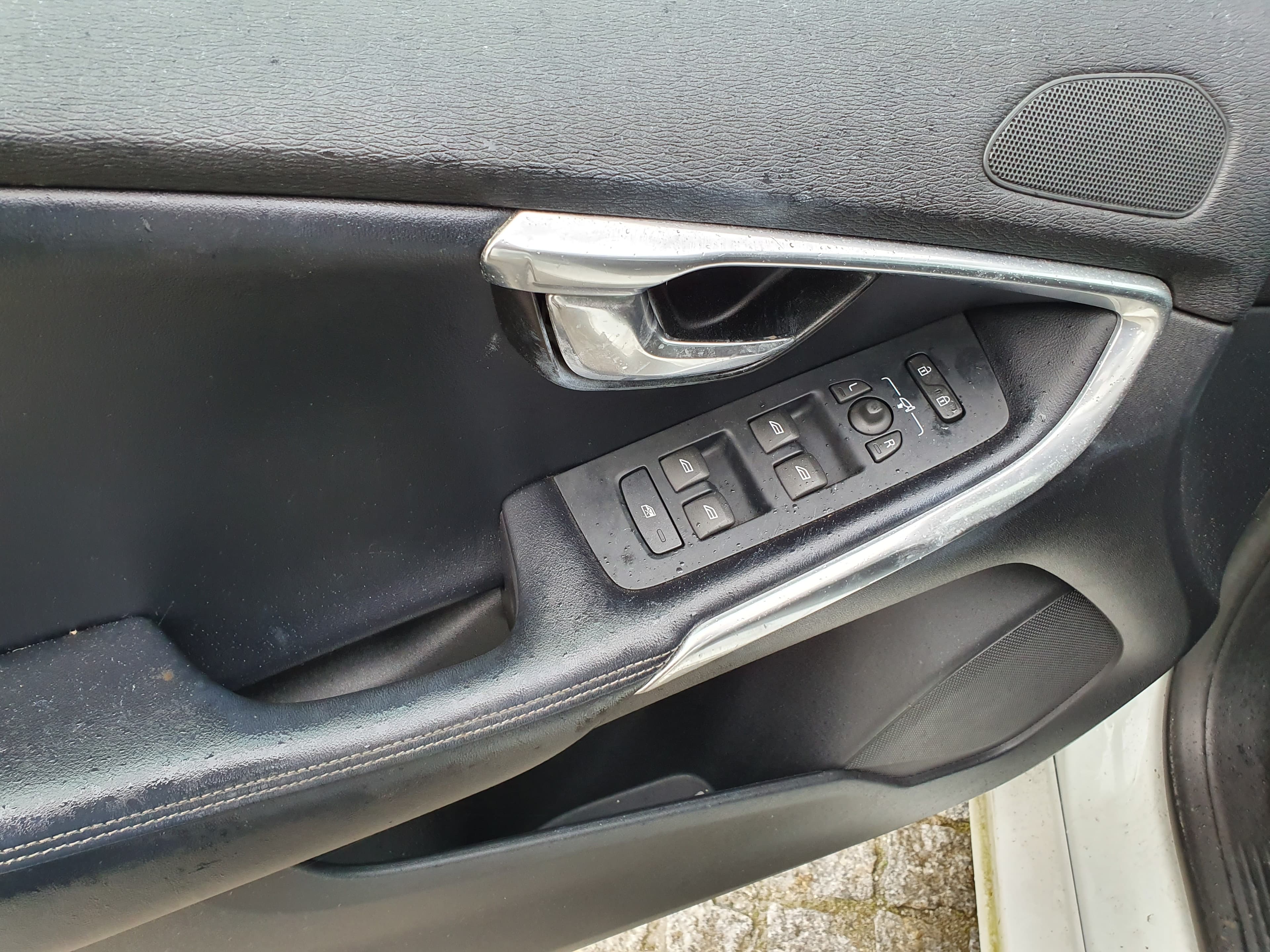 Volvo V40 · Ano 2015 — imagen 17