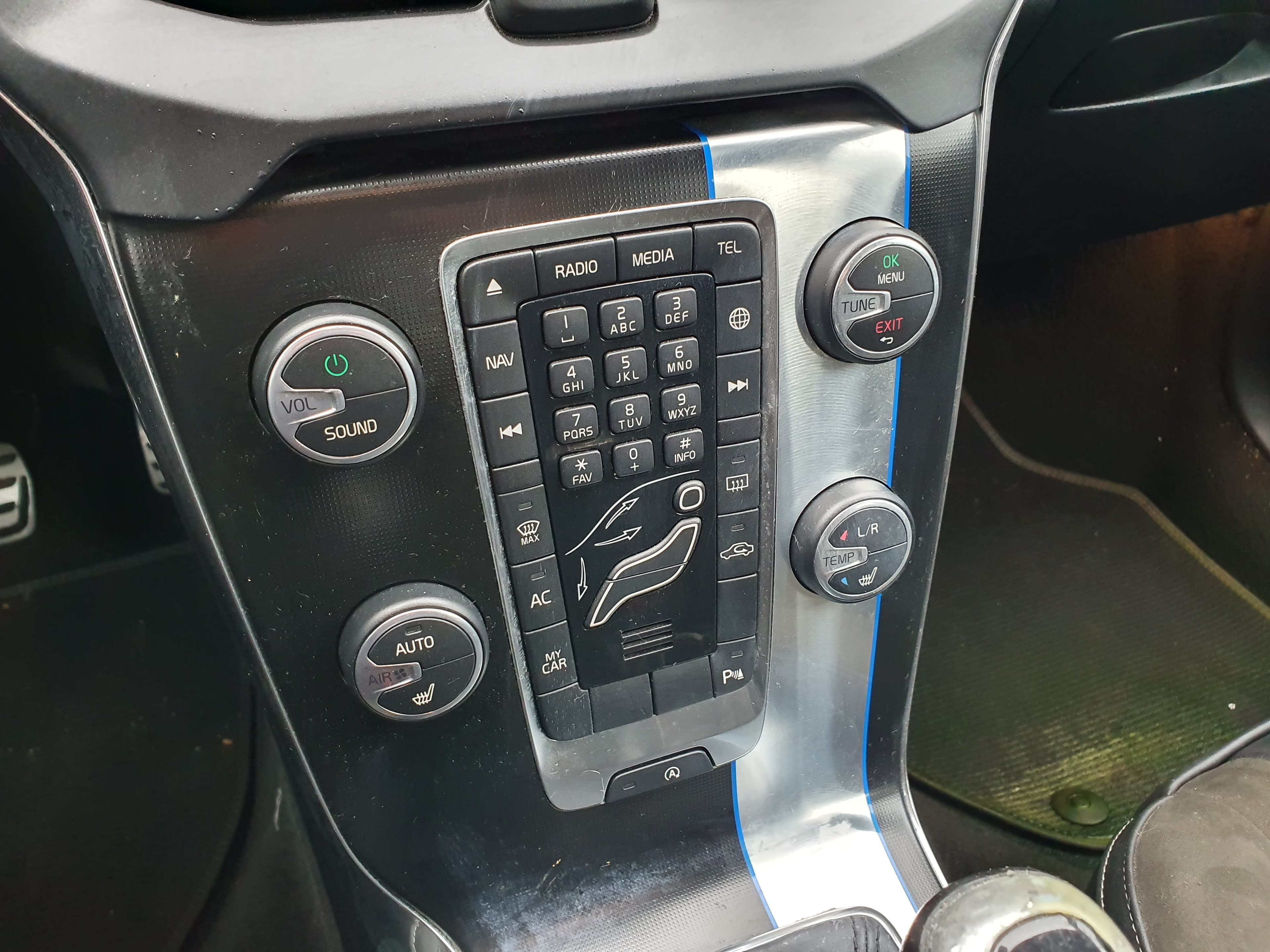 Volvo V40 · Ano 2015 — imagen 31
