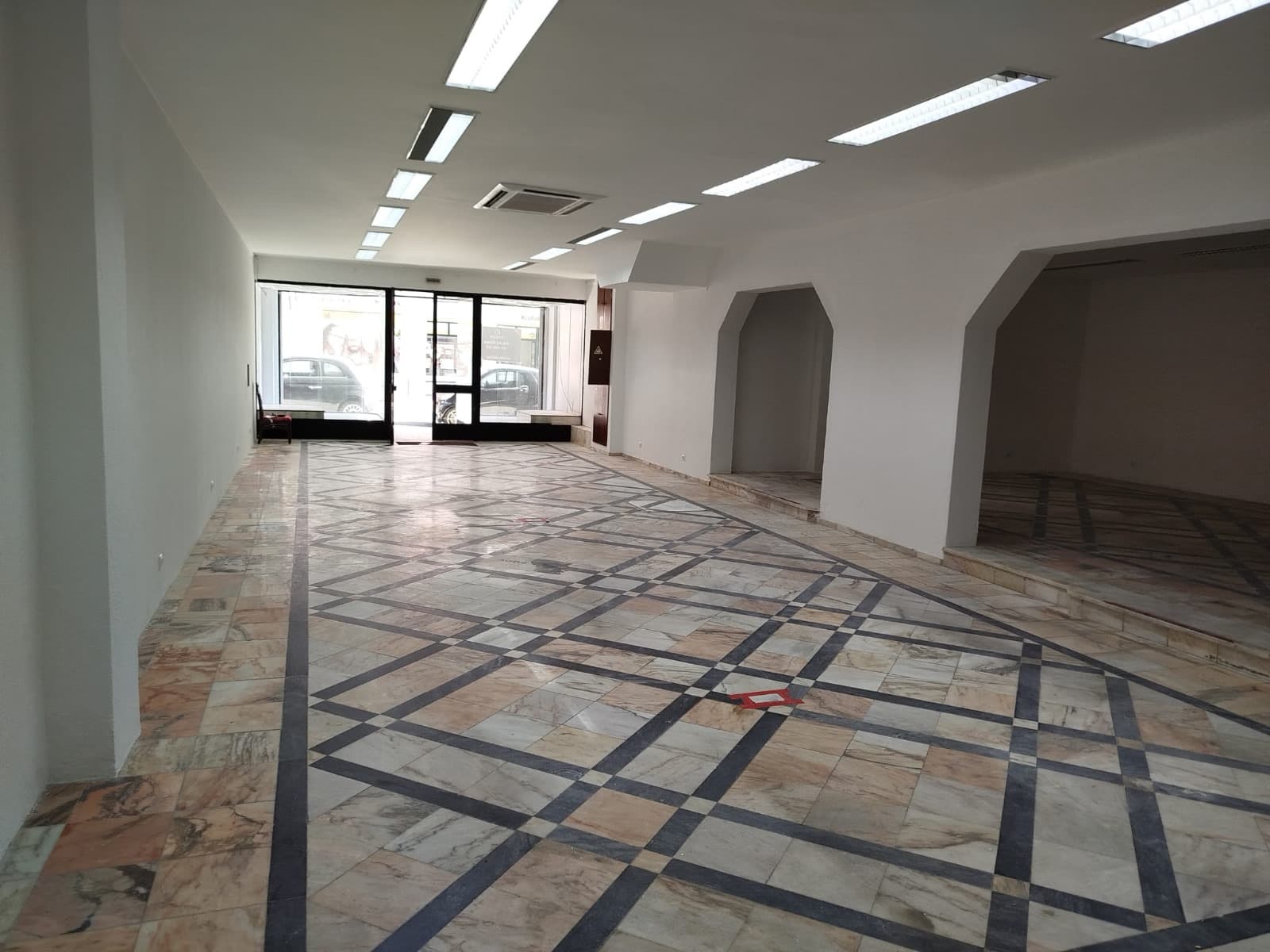 Loja · Avenidas Novas, Lisboa — imagen 2