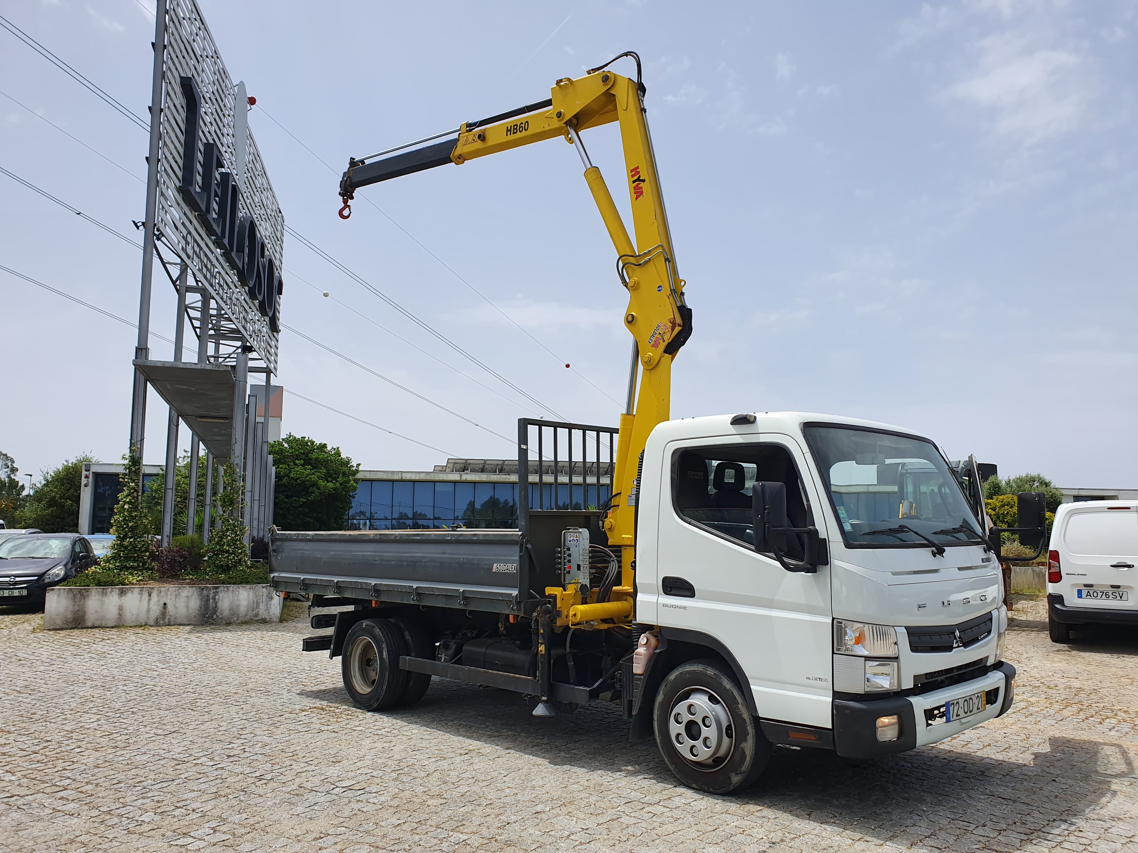 Mitsubishi Canter Fuso 7C18 · Ano 2013 — imagem 14