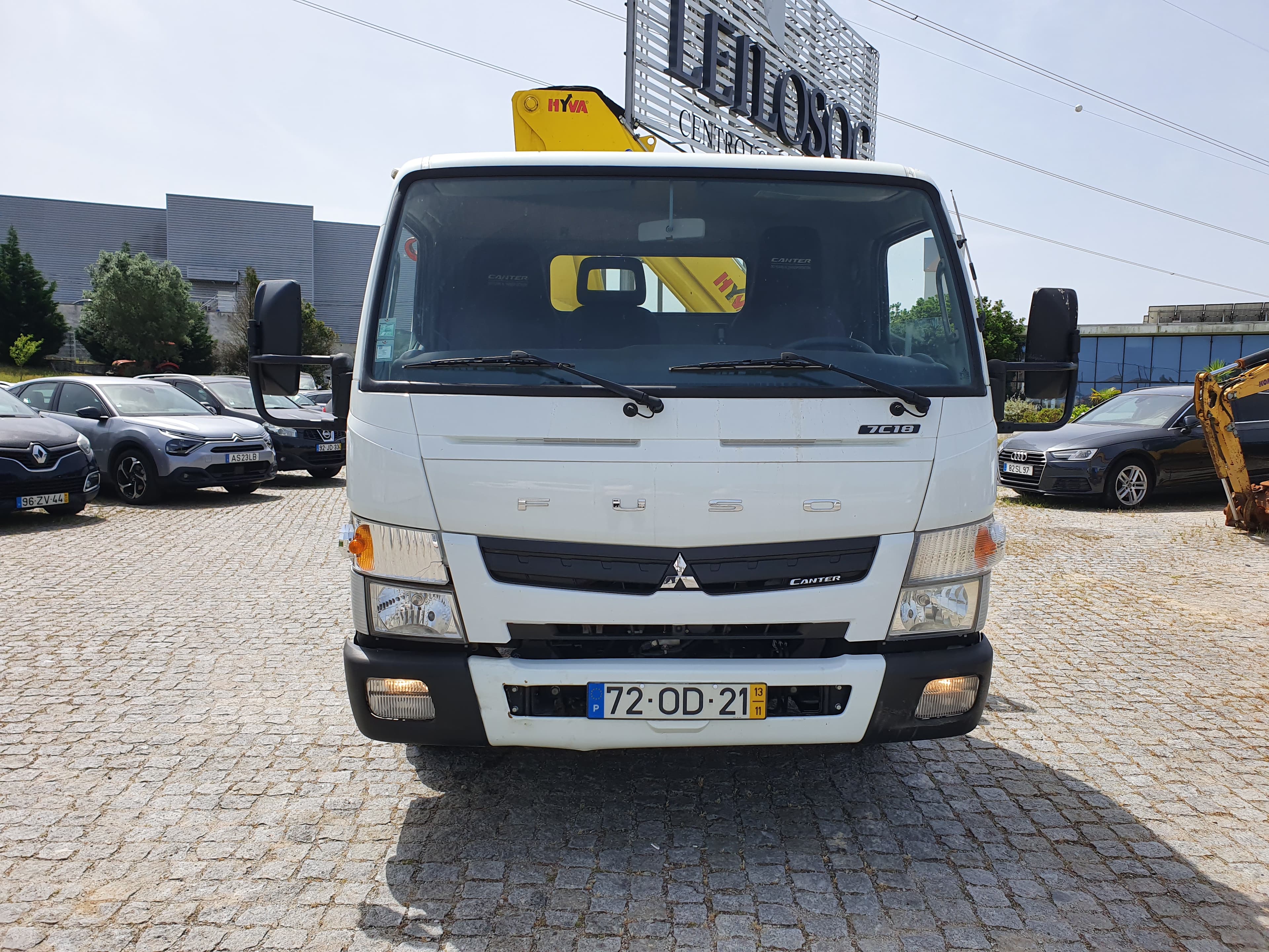 Mitsubishi Canter Fuso 7C18 · Ano 2013 — imagem 3