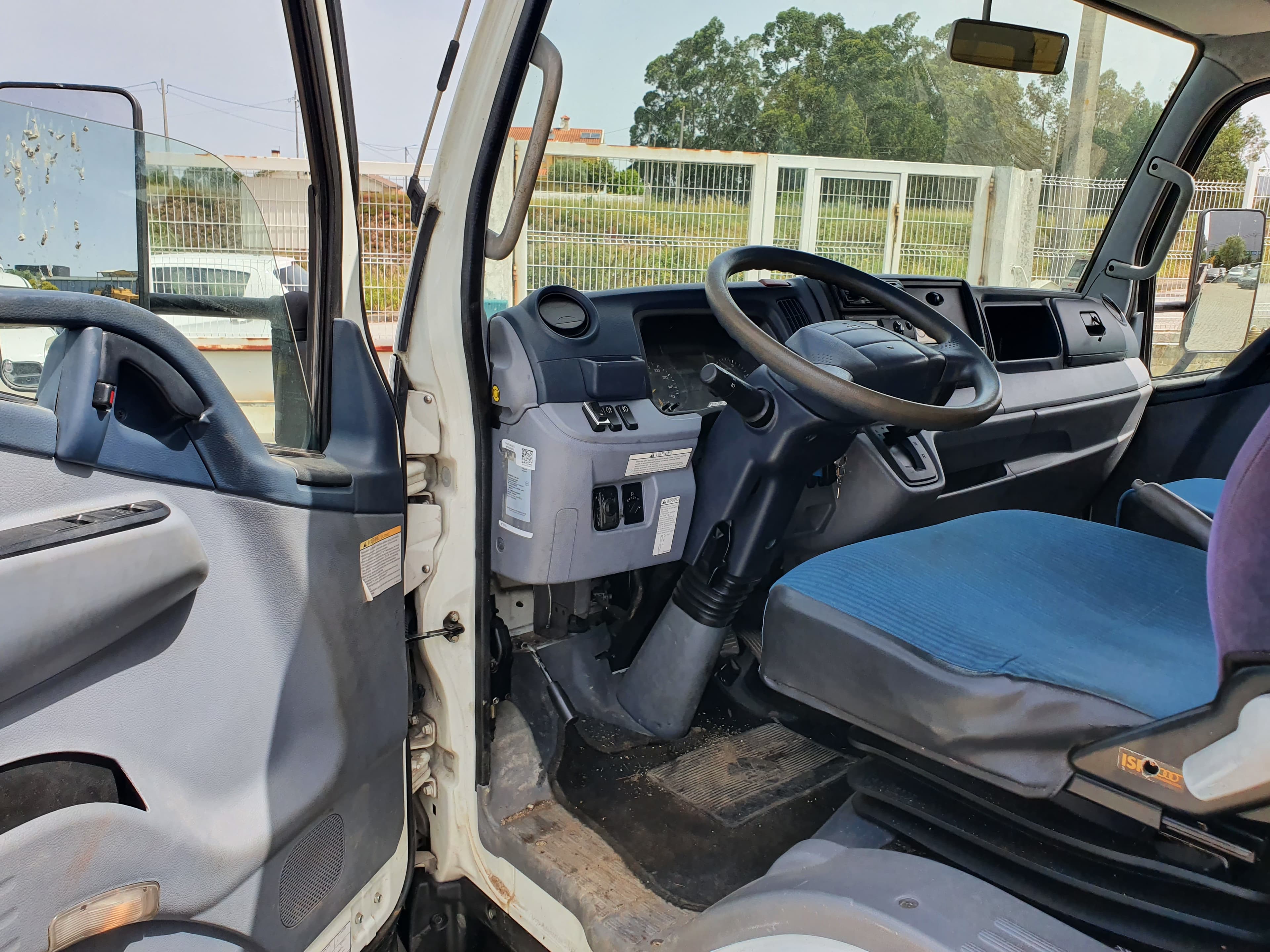 Mitsubishi Canter Fuso 7C18 · Ano 2013 — imagem 22