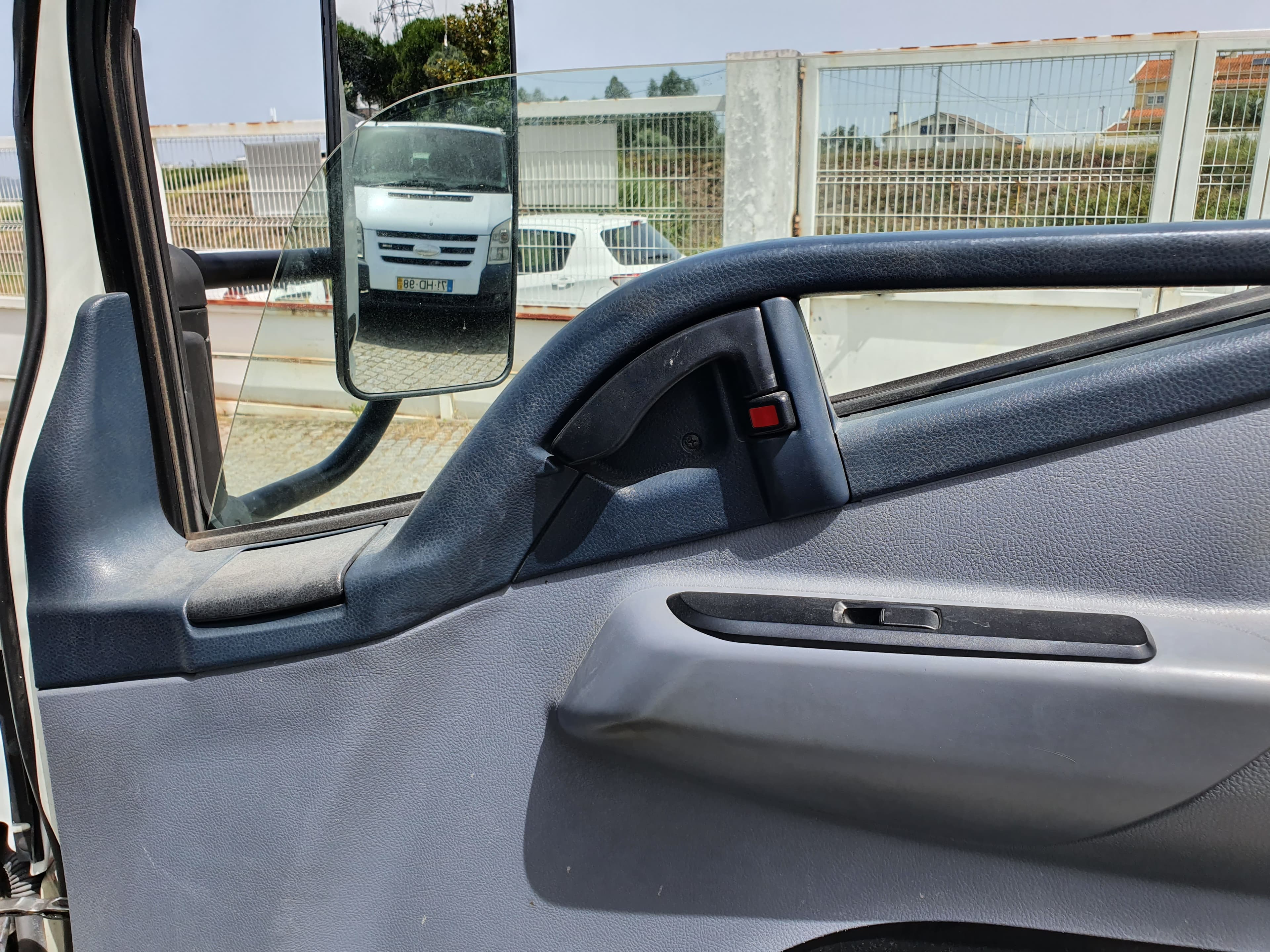Mitsubishi Canter Fuso 7C18 · Ano 2013 — imagem 20