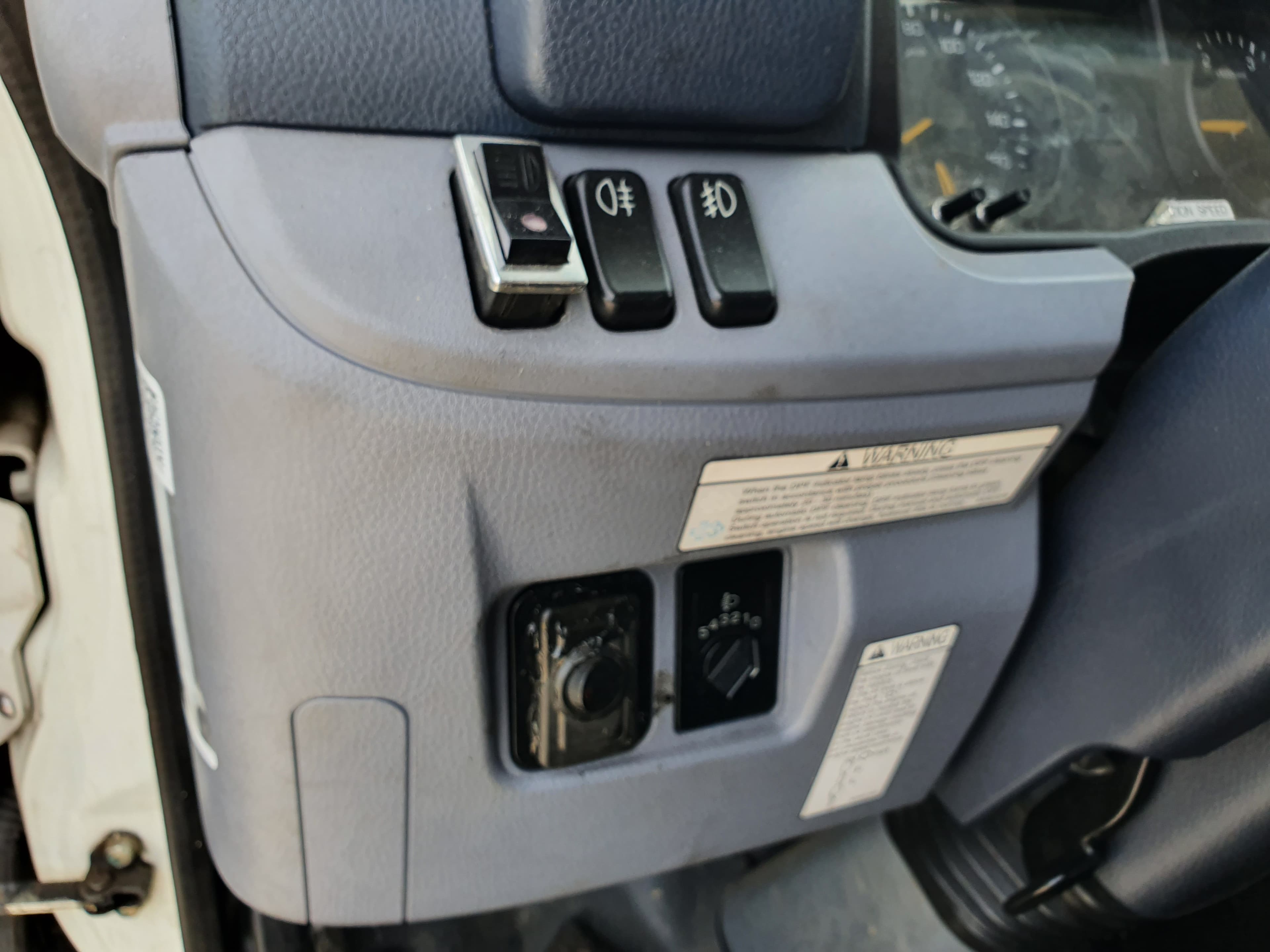 Mitsubishi Canter Fuso 7C18 · Ano 2013 — imagem 8