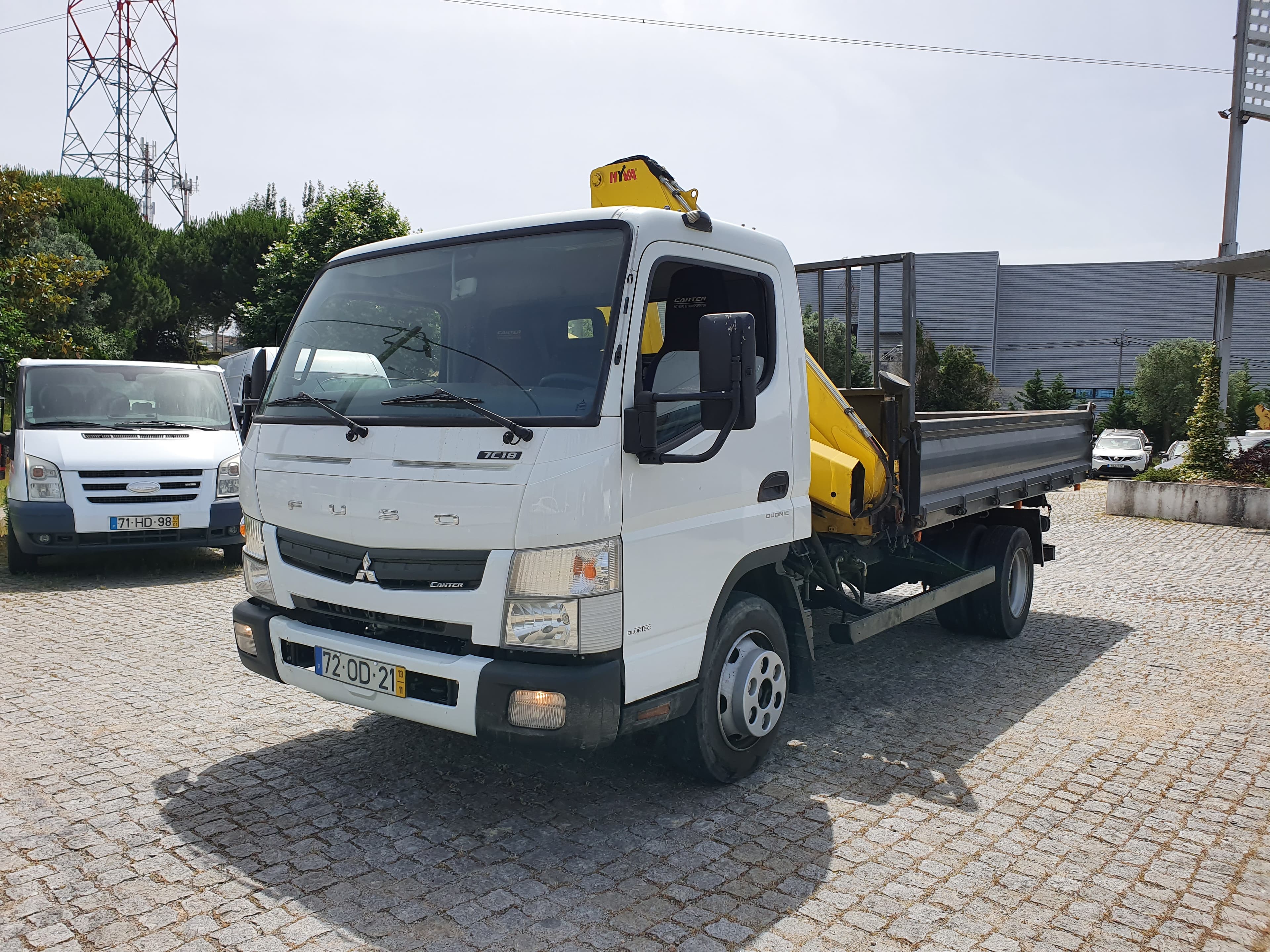Mitsubishi Canter Fuso 7C18 · Ano 2013 — imagem 2