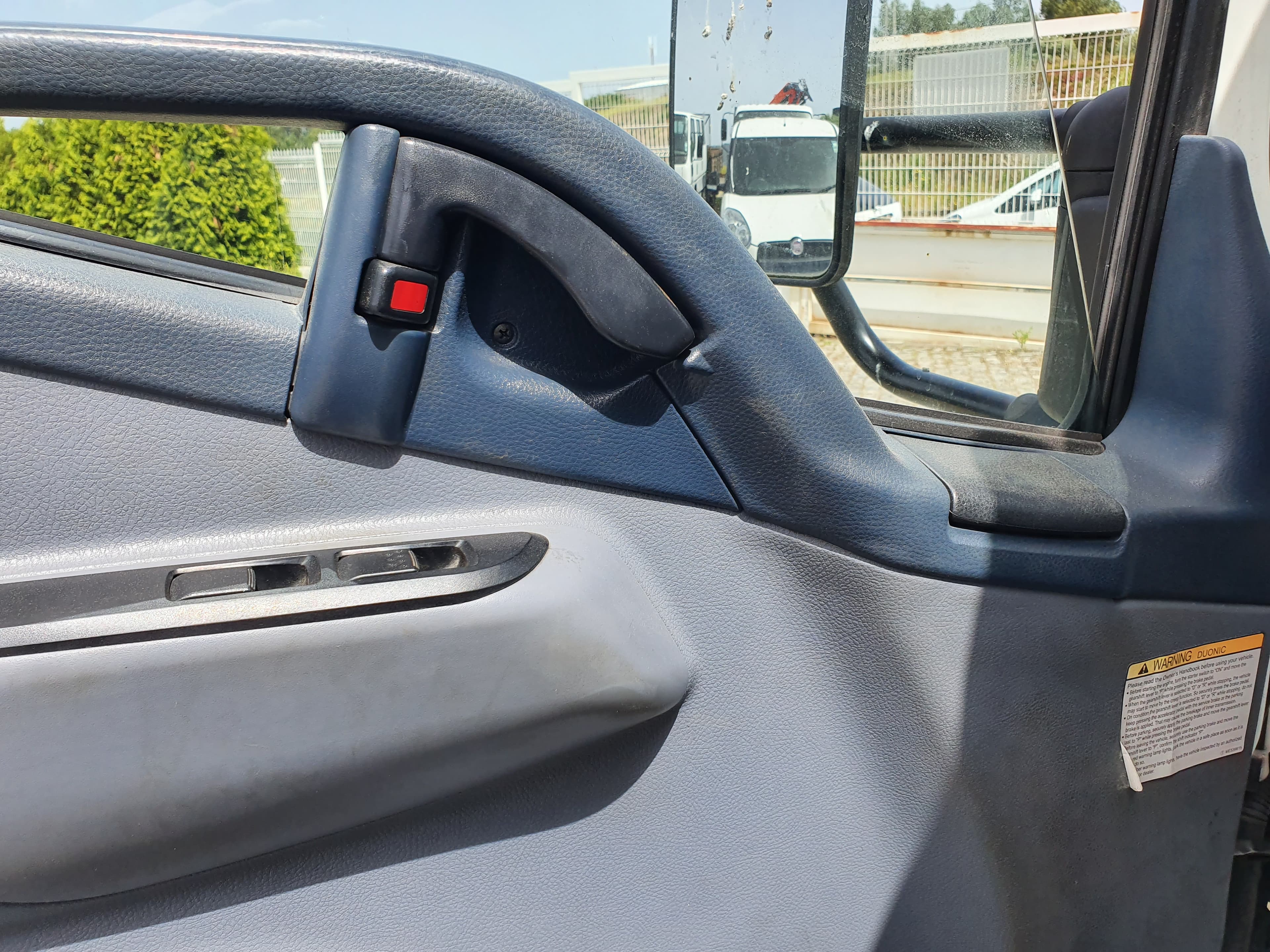 Mitsubishi Canter Fuso 7C18 · Ano 2013 — imagem 23