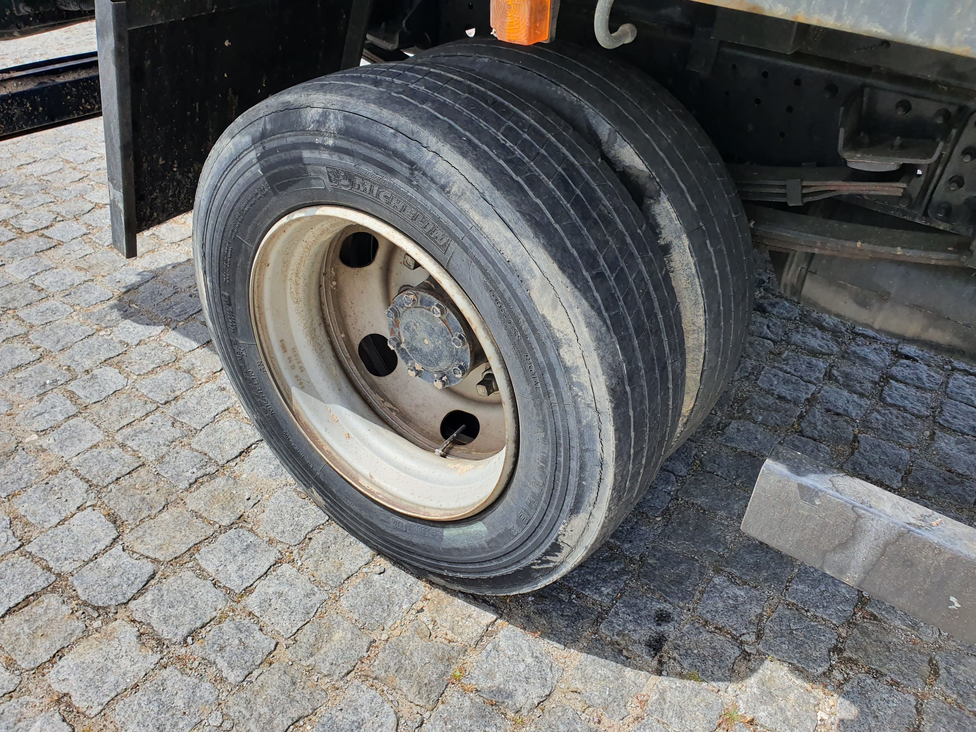 Mitsubishi Canter Fuso 7C18 · Ano 2013 — imagem 34