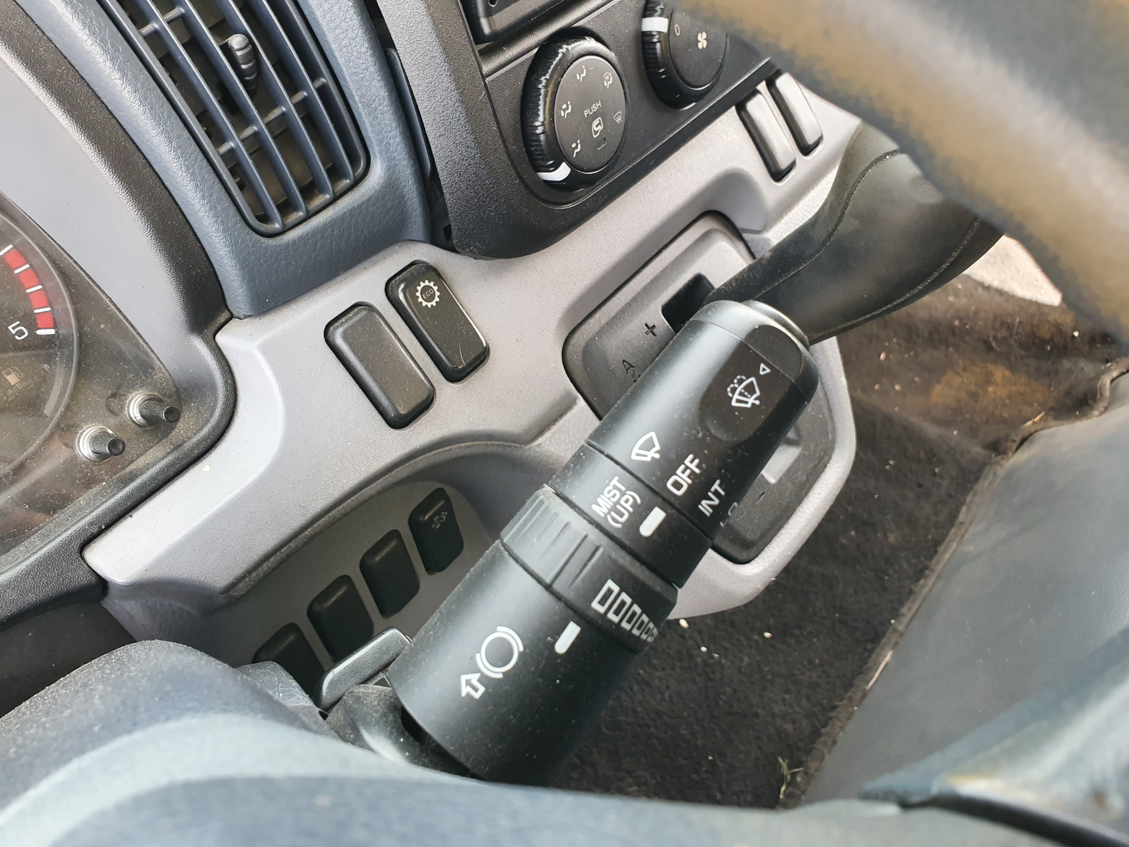 Mitsubishi Canter Fuso 7C18 · Ano 2013 — imagem 6