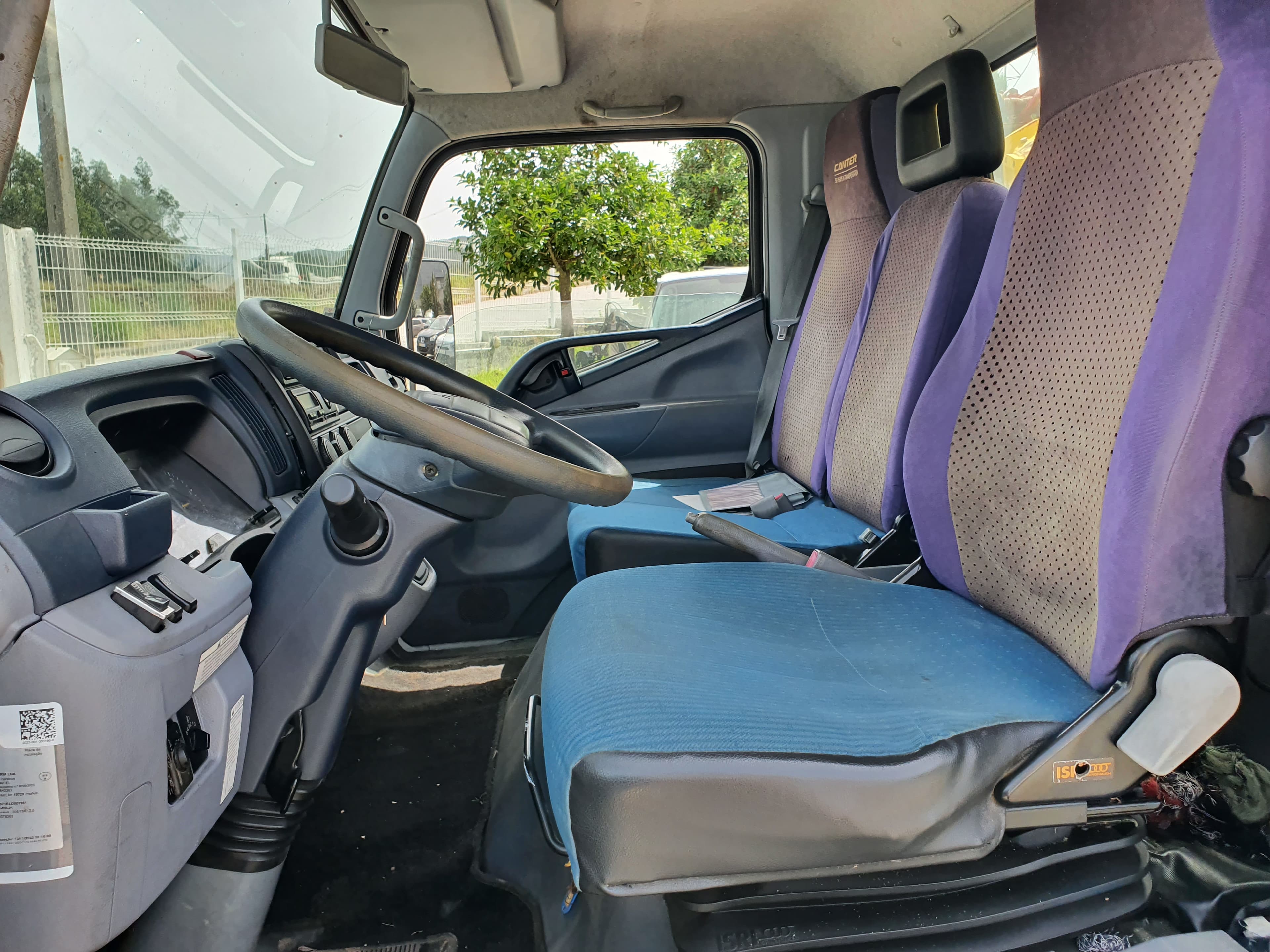 Mitsubishi Canter Fuso 7C18 · Ano 2013 — imagem 18