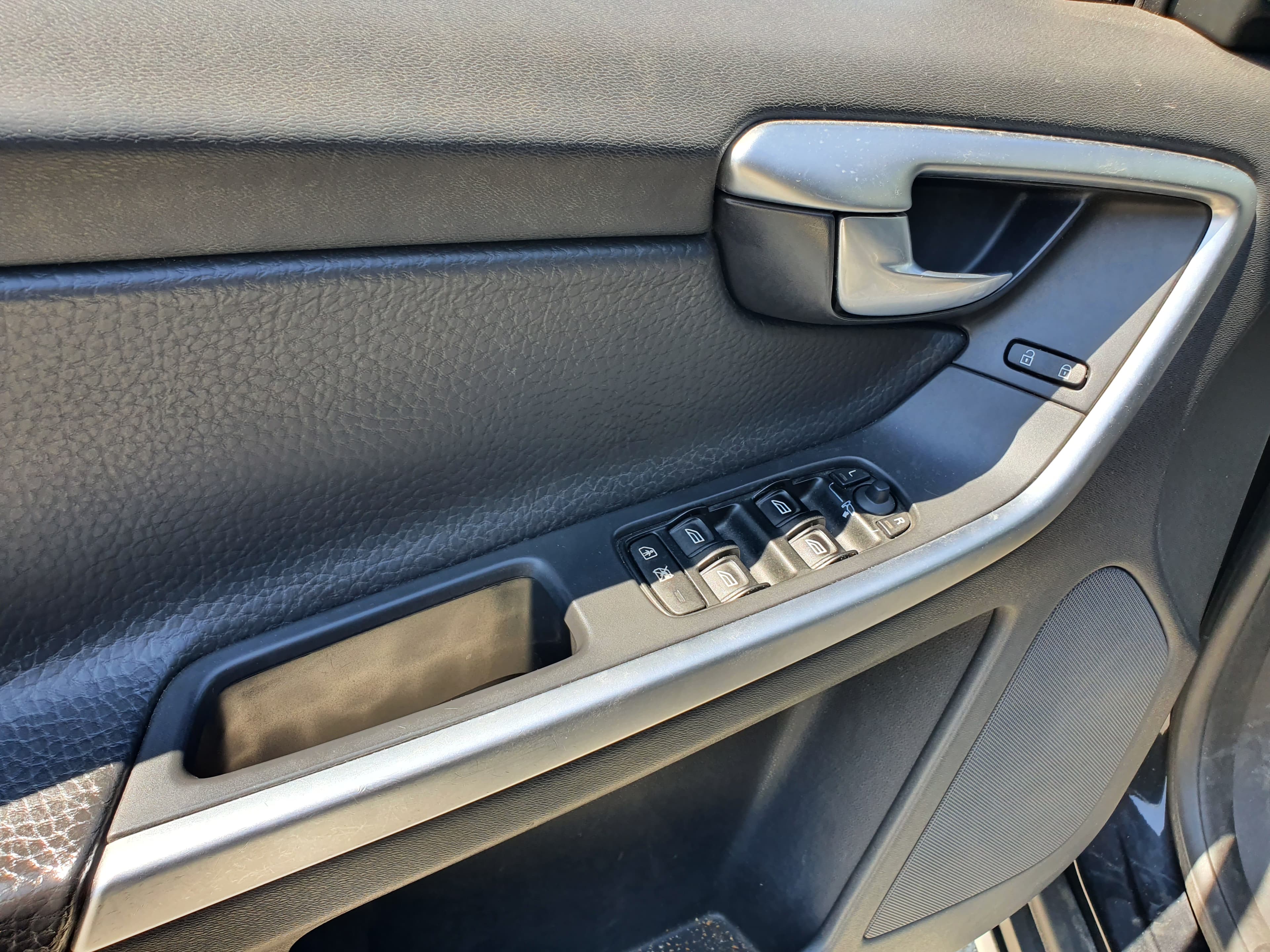 Volvo XC60 · Ano 2009 — imagem 25