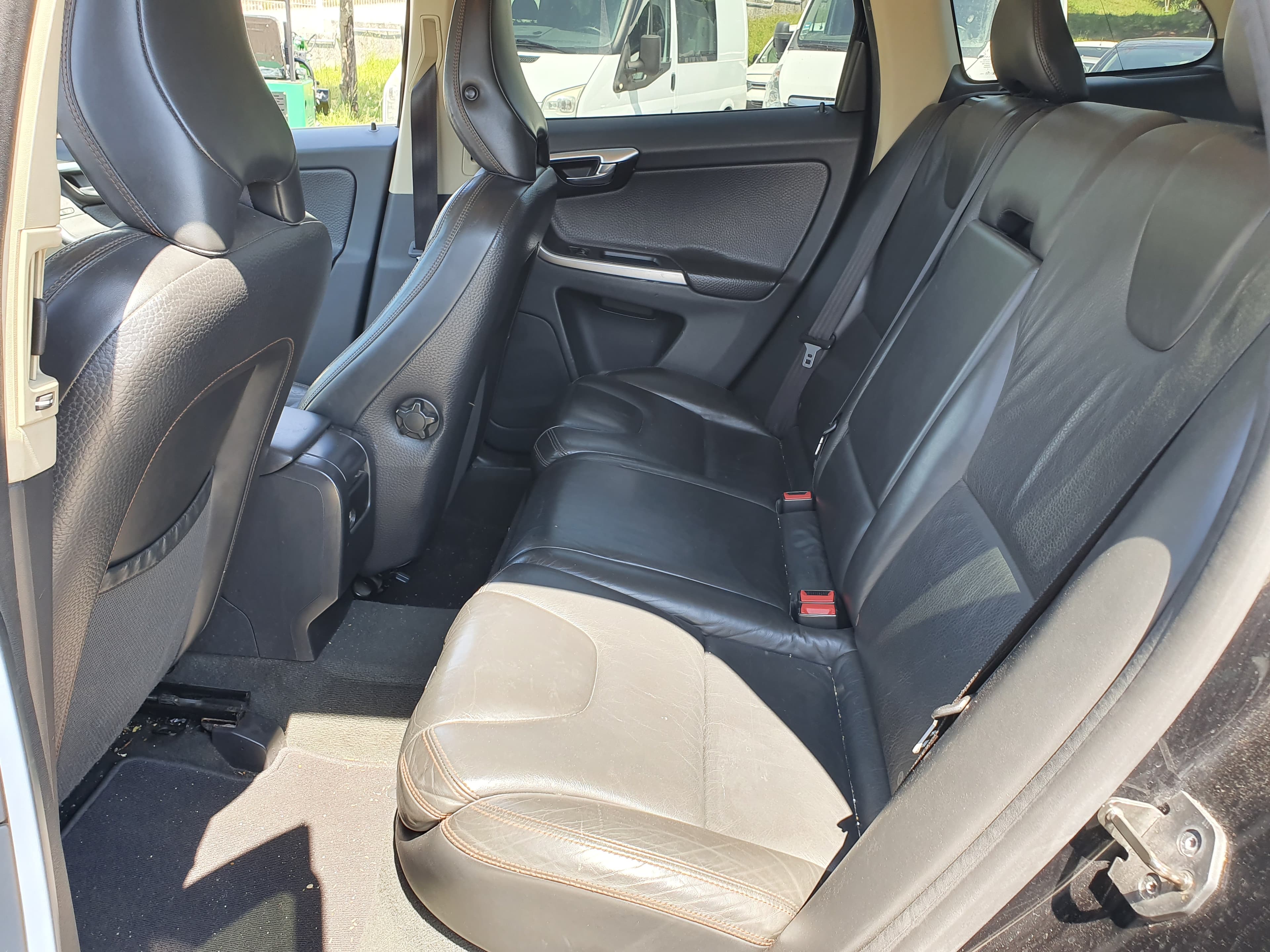 Volvo XC60 · Ano 2009 — imagem 35