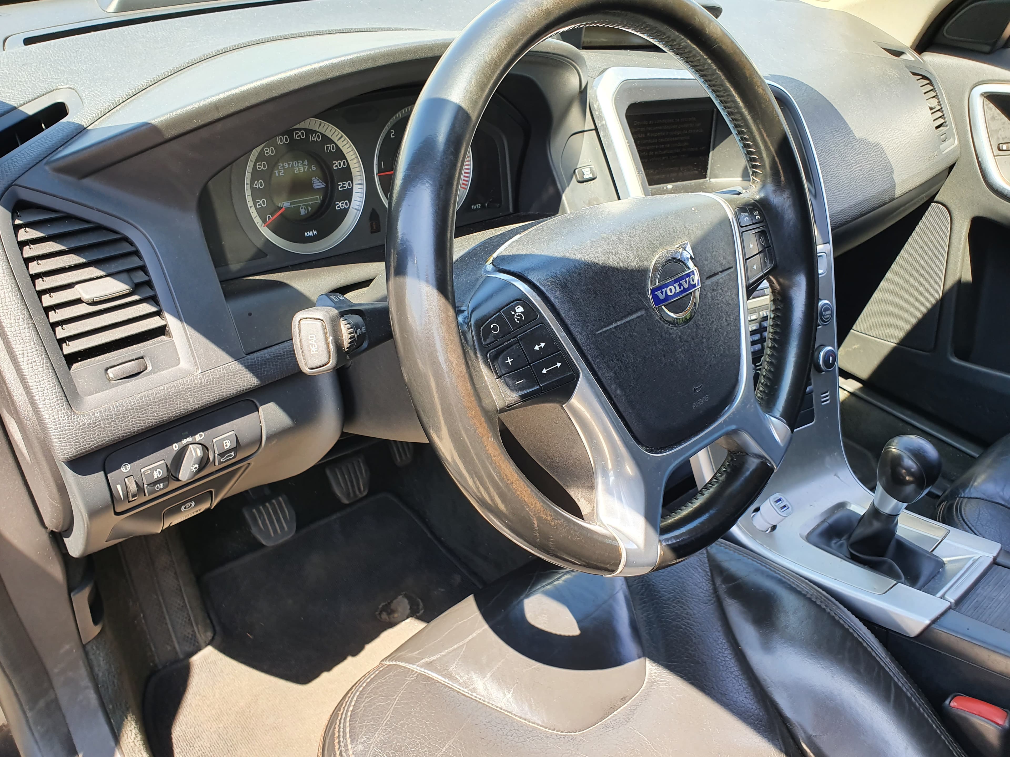 Volvo XC60 · Ano 2009 — imagem 38