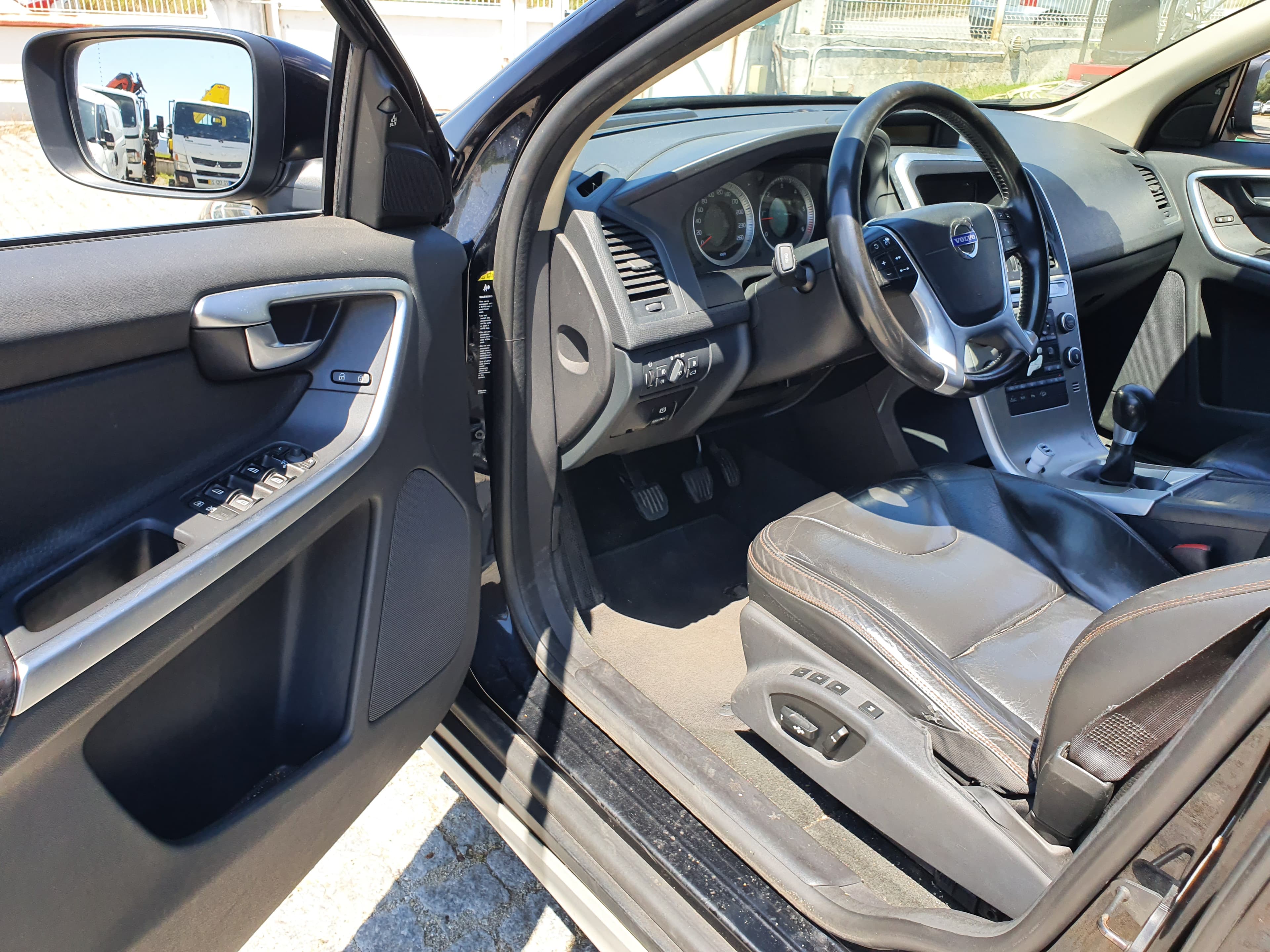 Volvo XC60 · Ano 2009 — imagem 24