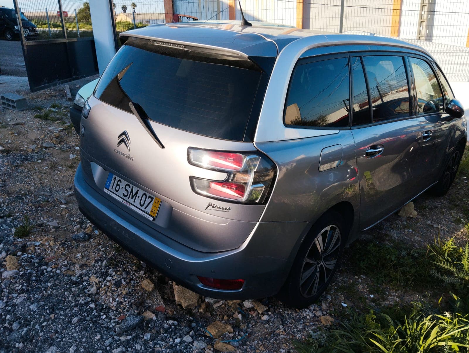 Citroën C4 II Grand Picasso 1.6 BlueHDi  · Ano 2017 — imagen 4