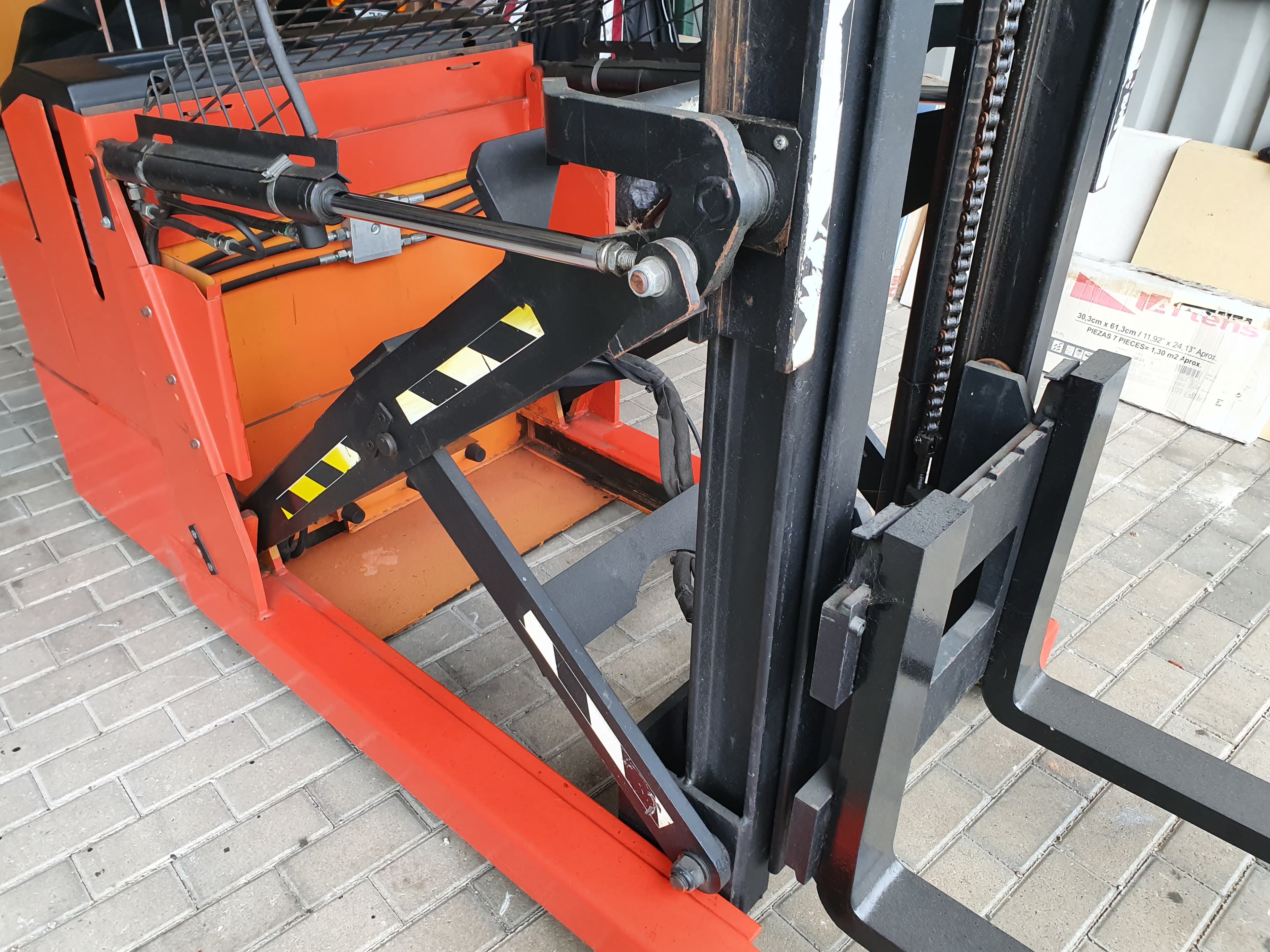 Stacker Retrátil BT RWE 120 · Ano 2012 — imagen 6