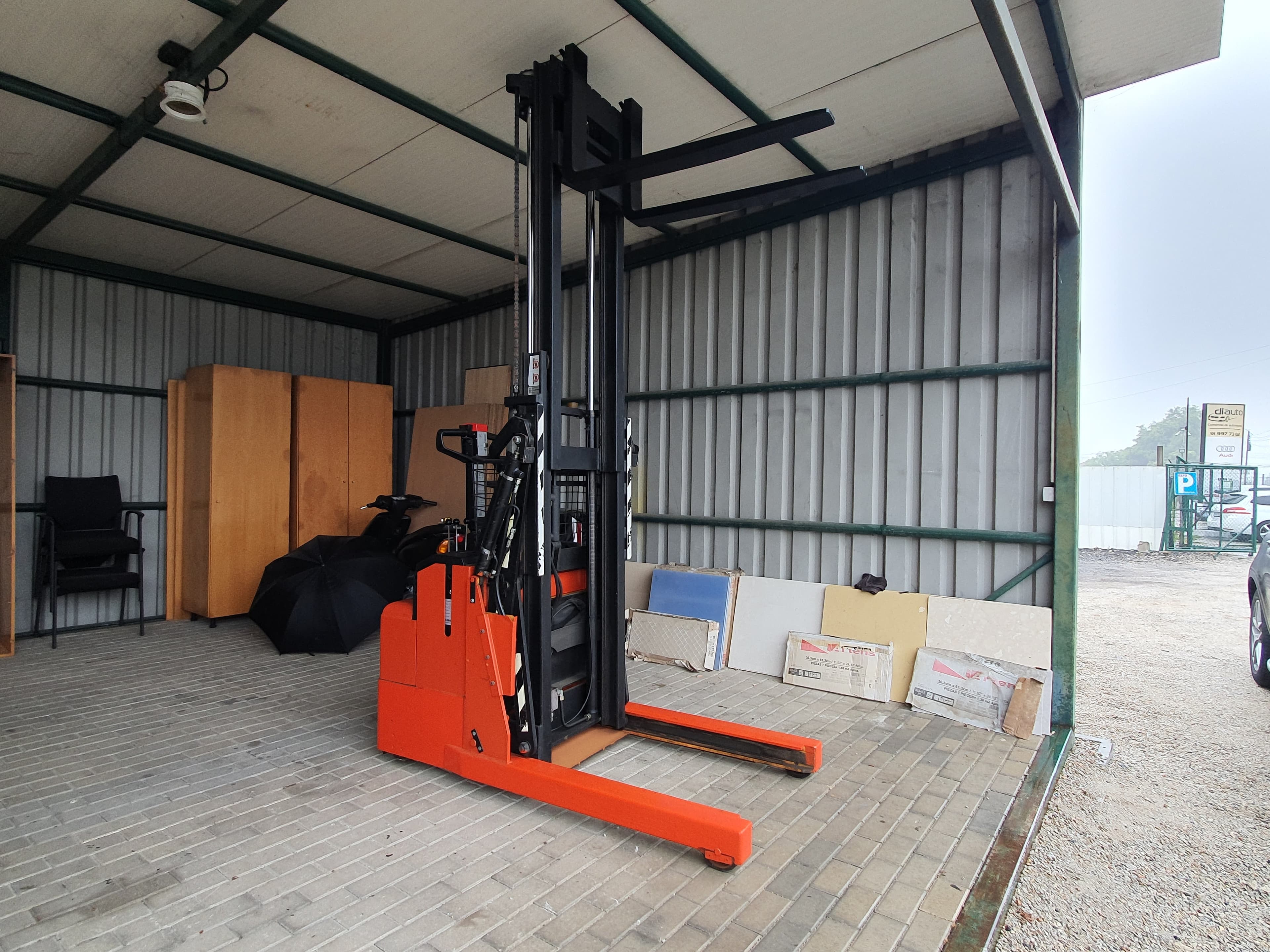 Stacker Retrátil BT RWE 120 · Ano 2012 — imagen 2