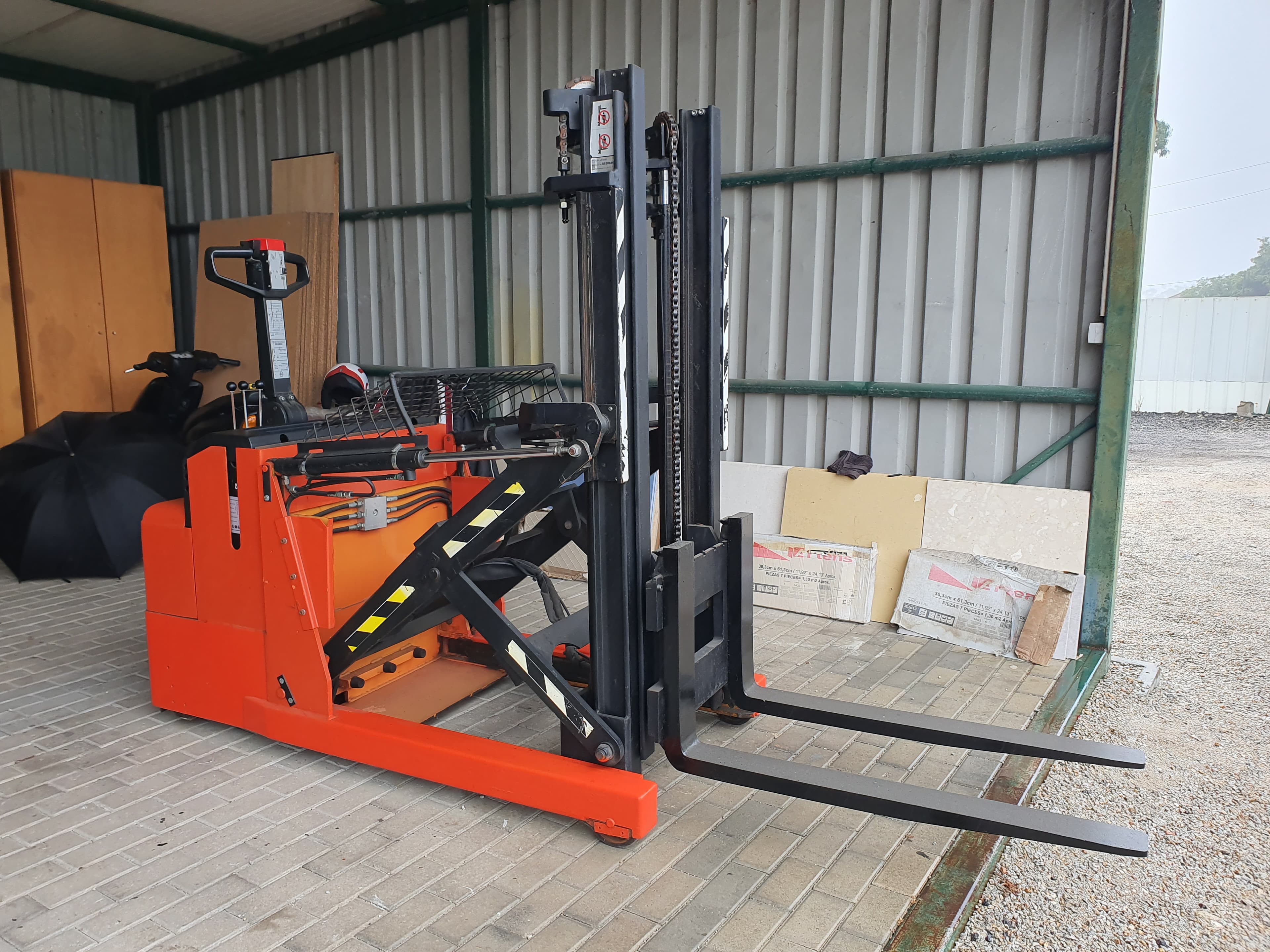 Stacker Retrátil BT RWE 120 · Ano 2012 — imagen 3