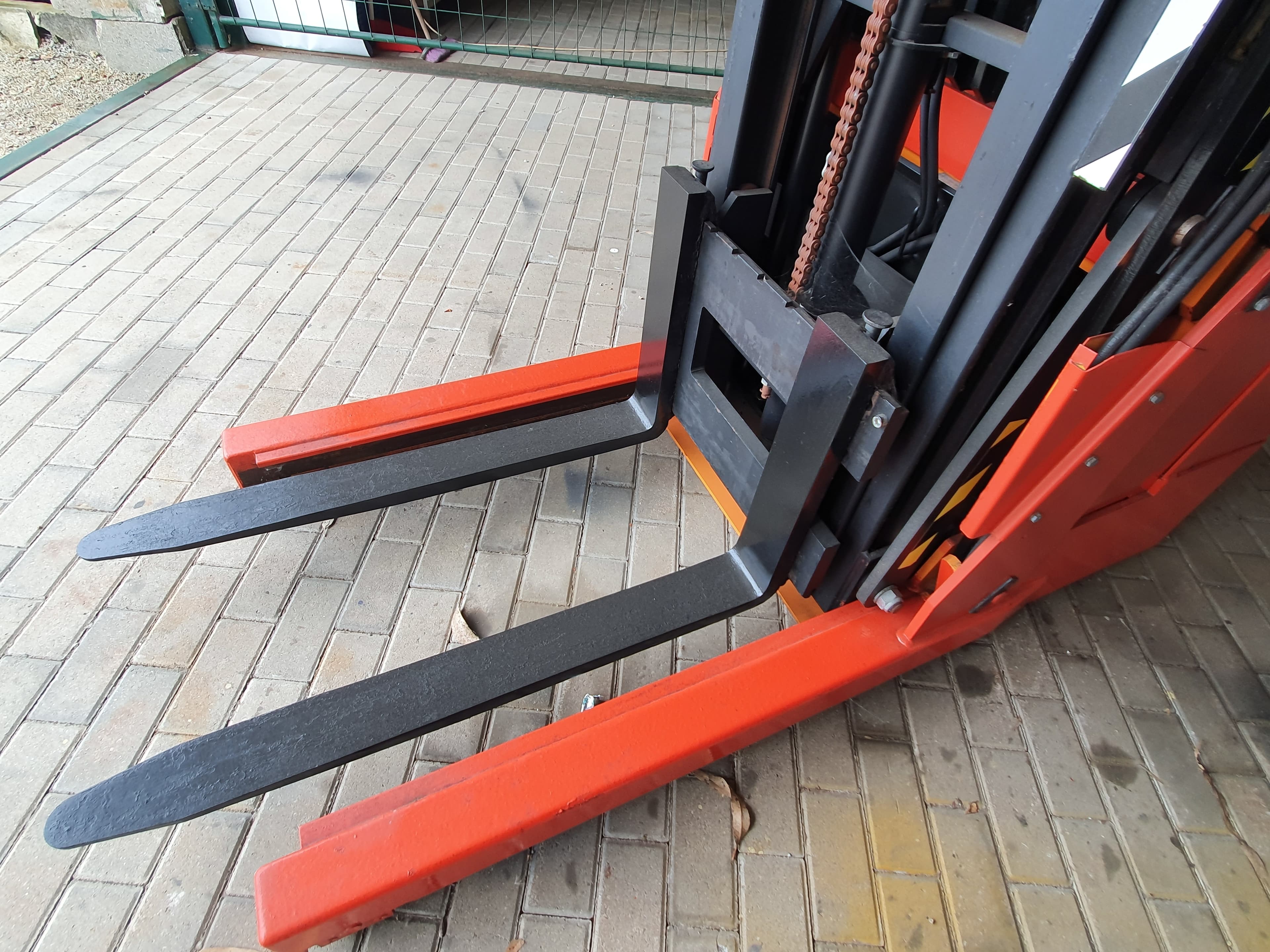 Stacker Retrátil BT RWE 120 — imagem 7