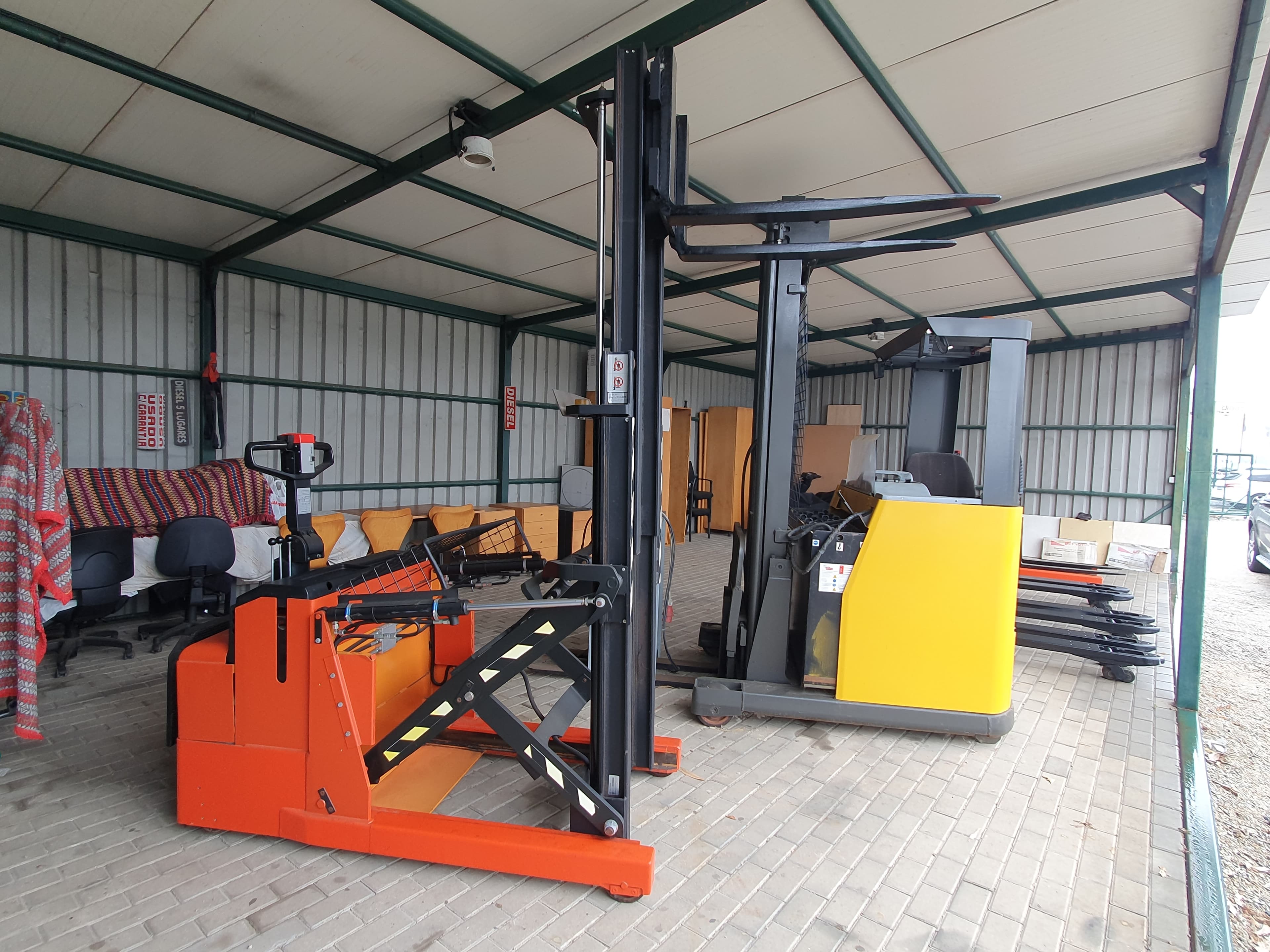 Stacker Retrátil BT RWE 120 — imagem 2