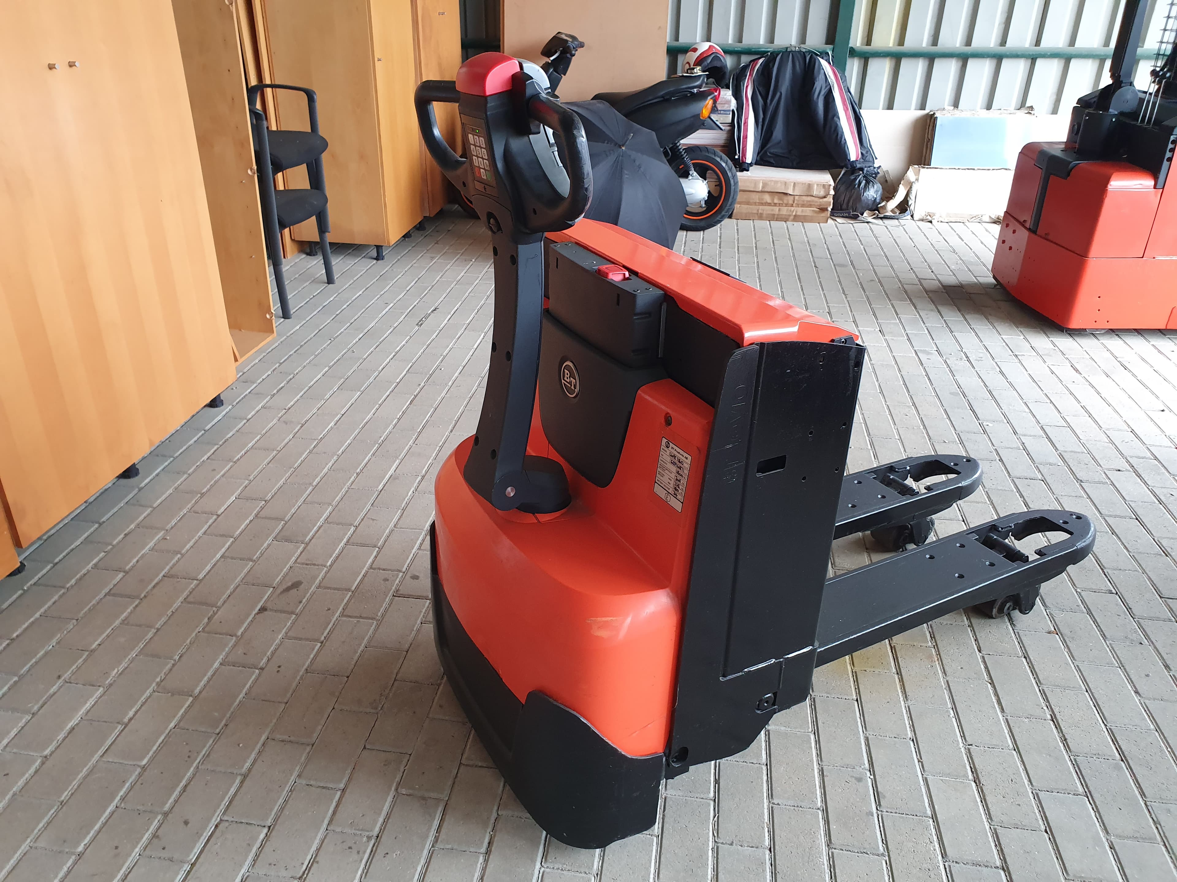 Porta Paletes BT LWE 180 — imagen 4