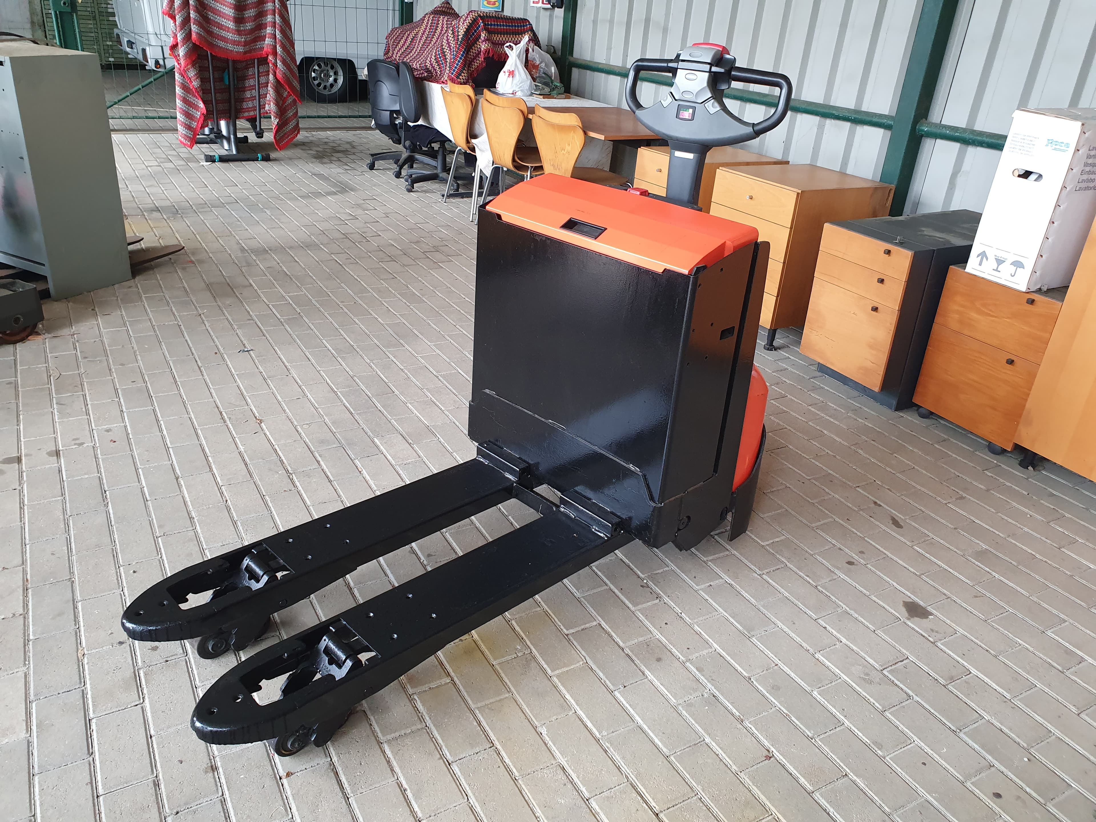 Porta Paletes BT LWE 180 — imagem 4