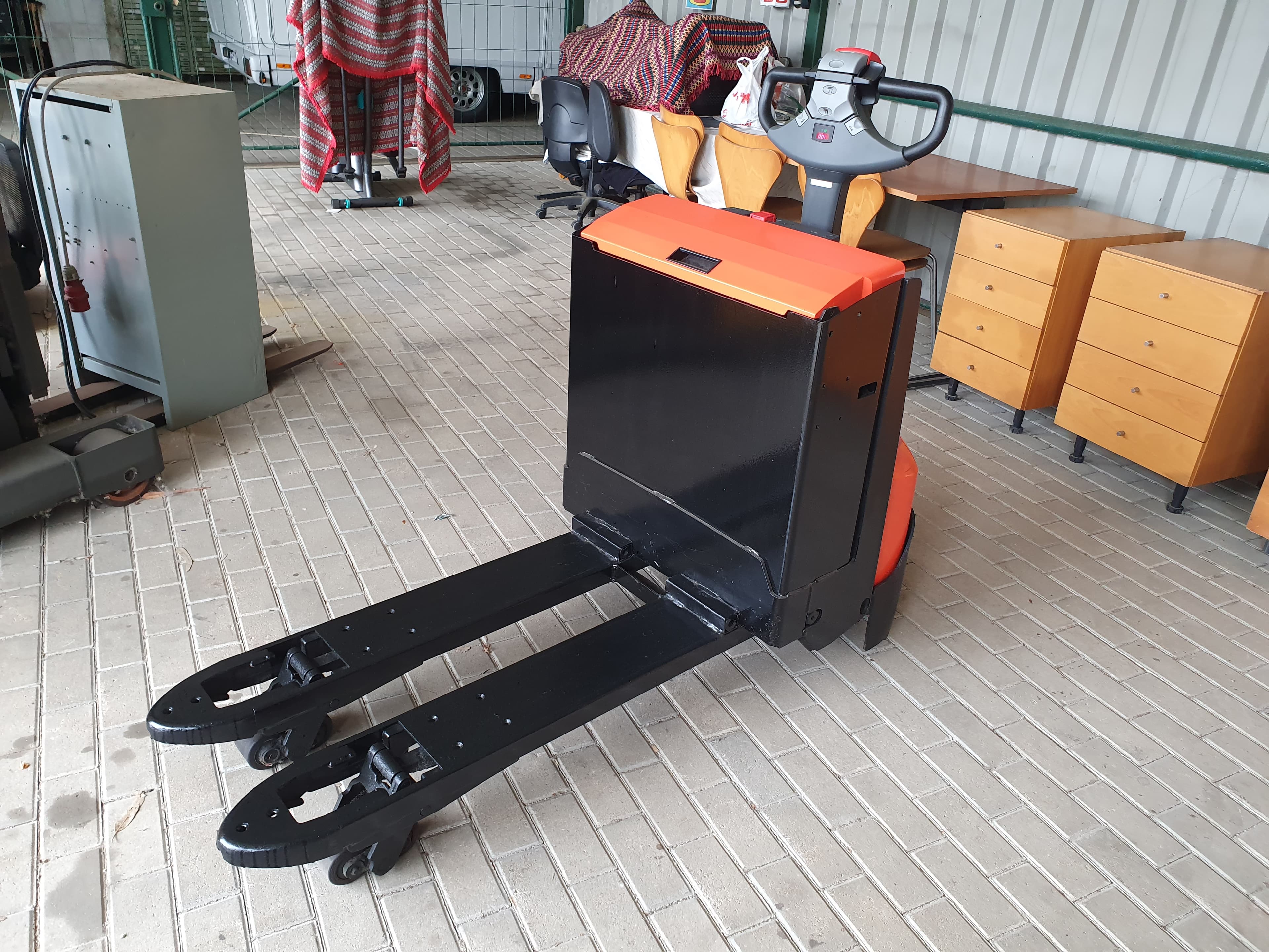 Porta Paletes BT LWE 180 — imagen 2