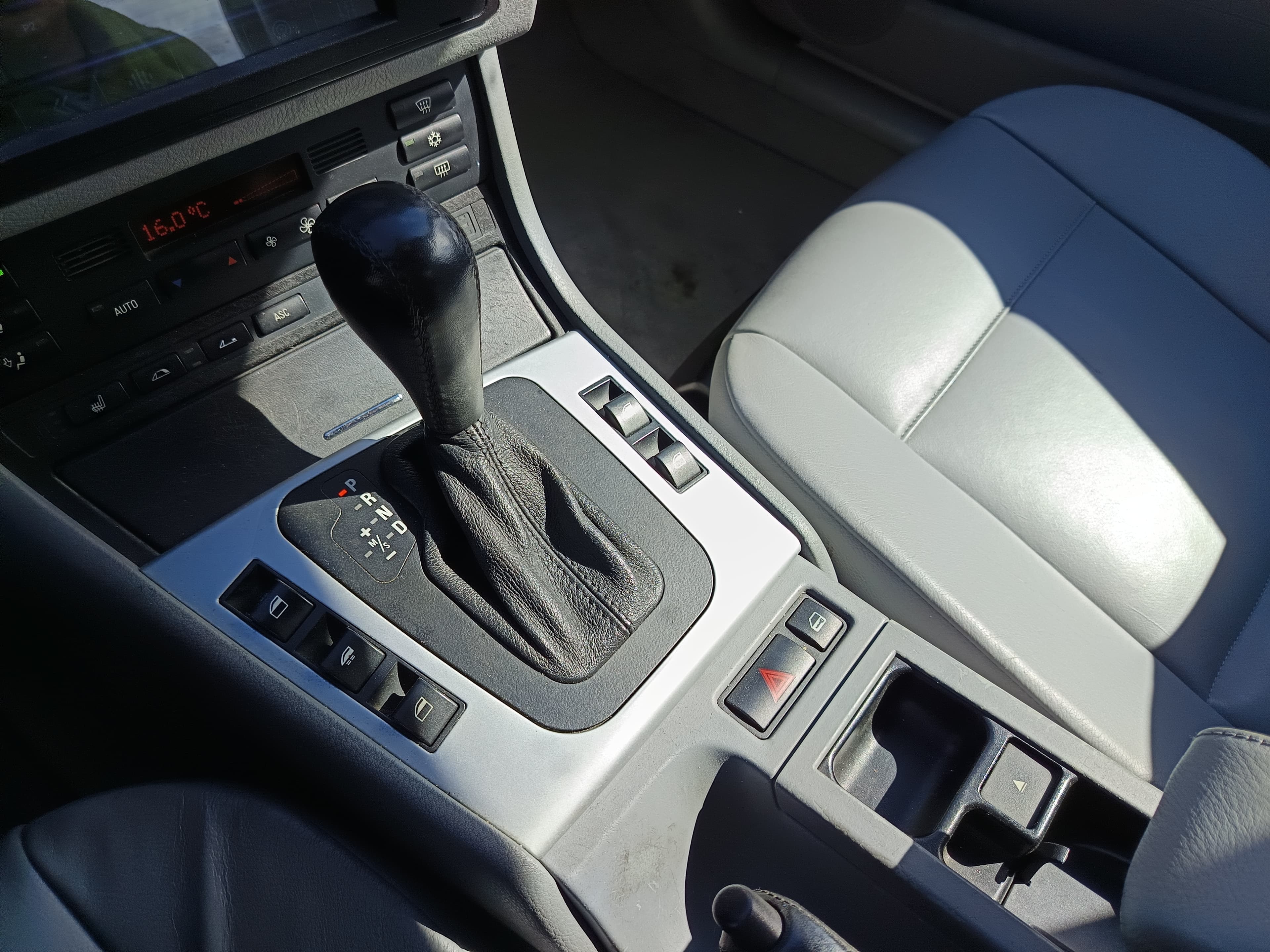 BMW 330 Cabrio · Ano 2000 — image 41